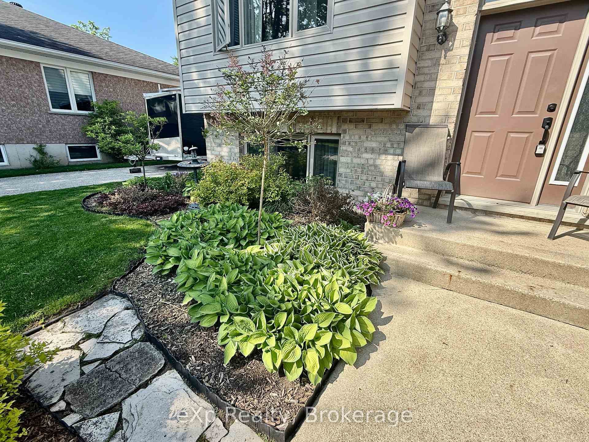 701 Alma Street photo 10