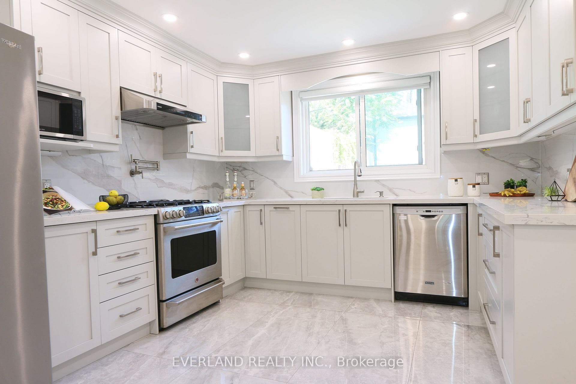 163 Bellwoods Avenue photo 17