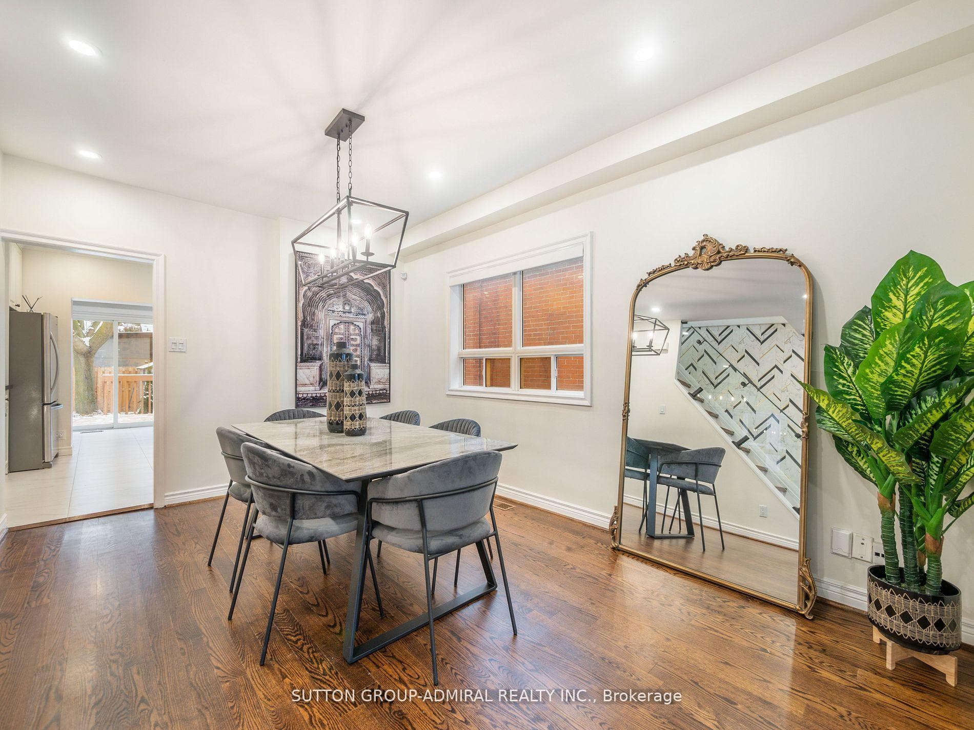 389 Davisville Avenue photo 12