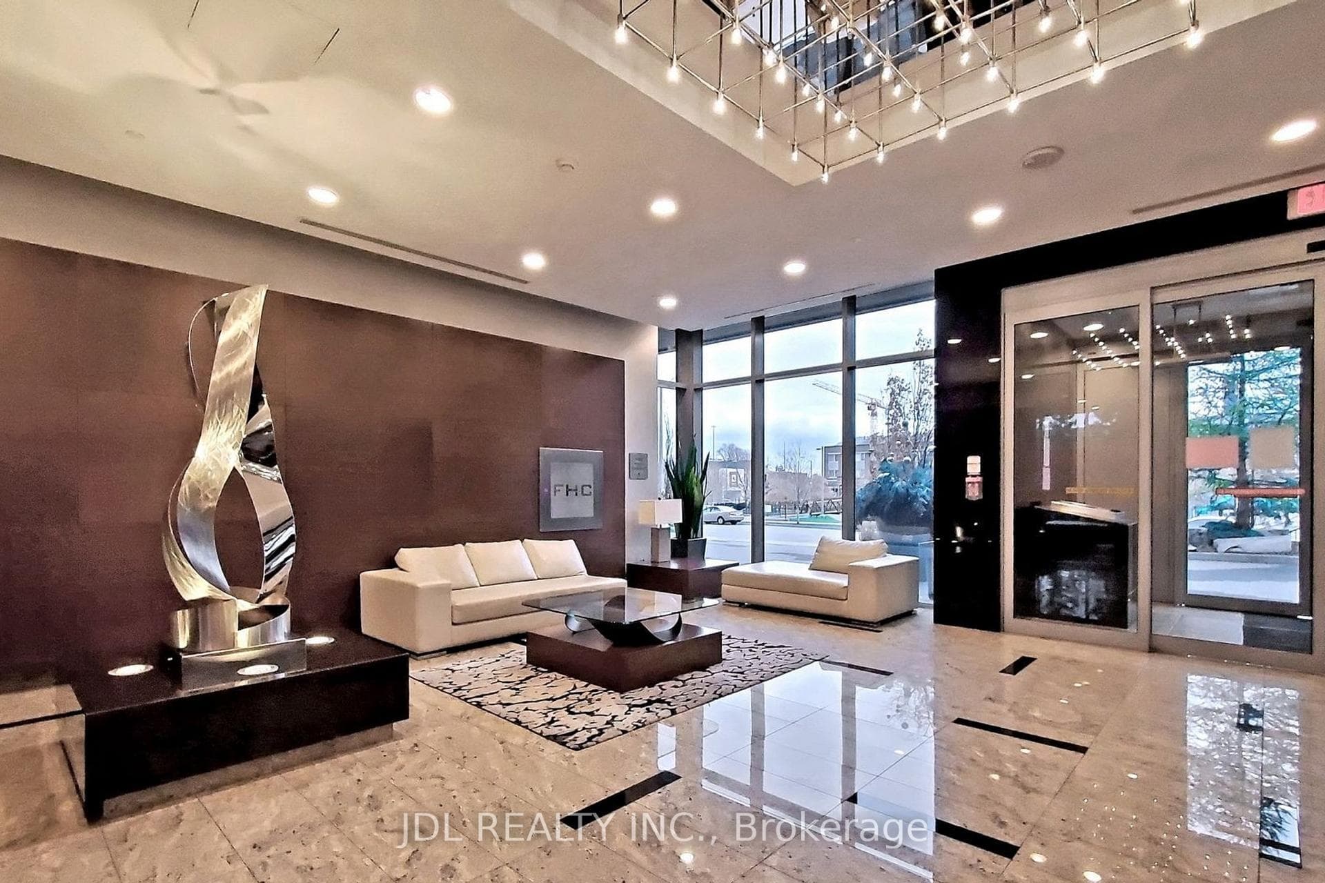 181 Village Green Square Unit 1016 photo 2