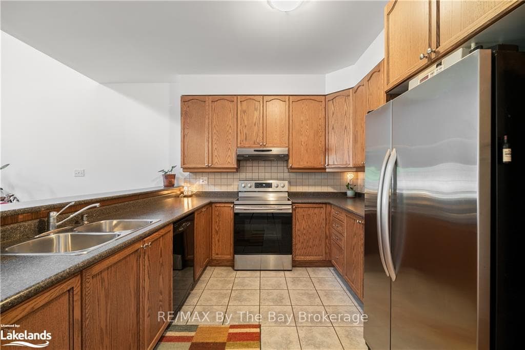 31 ROYAL BEECH Drive photo 16