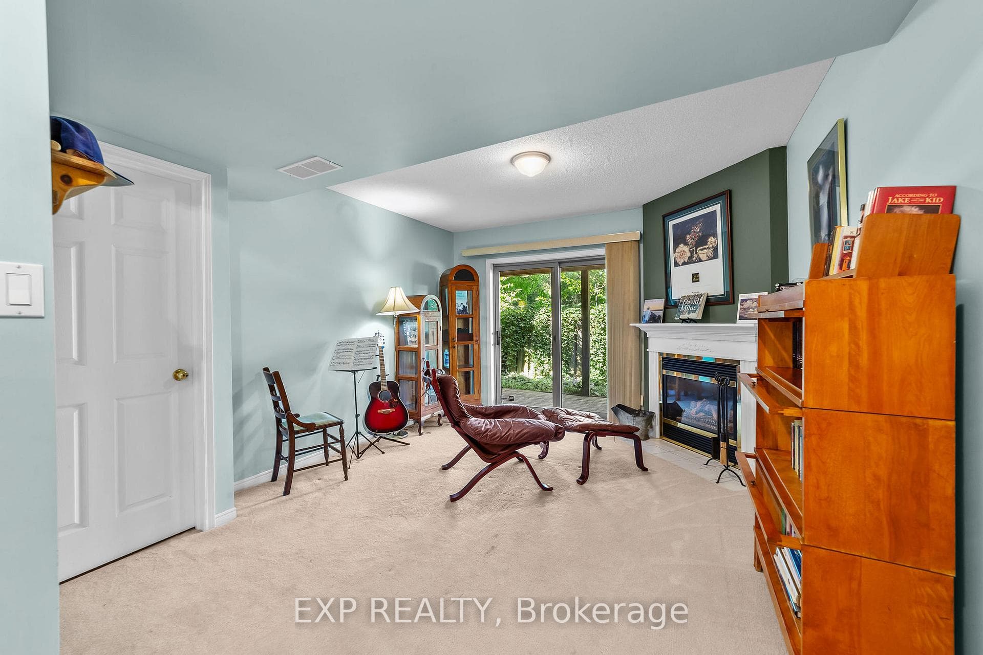 609 COLBORNE Street Unit 11 photo 28