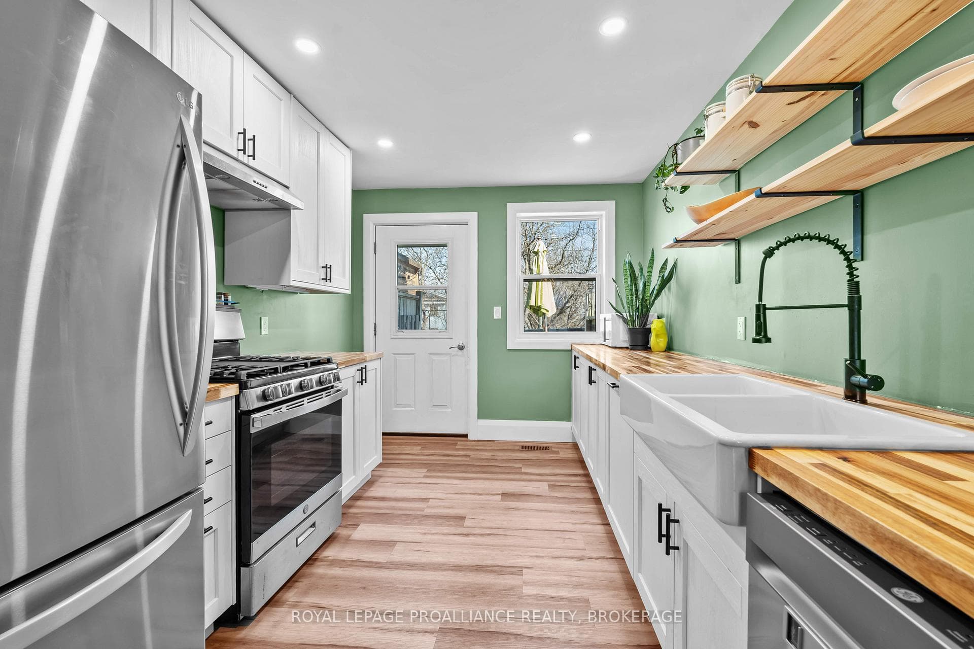 375 Nelson Street photo 14