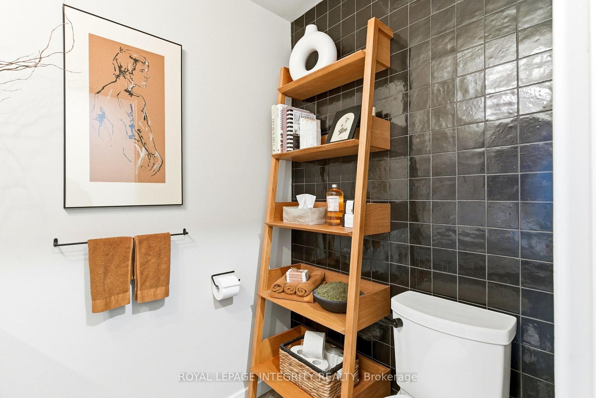 41 Stirling Avenue Unit D photo 6