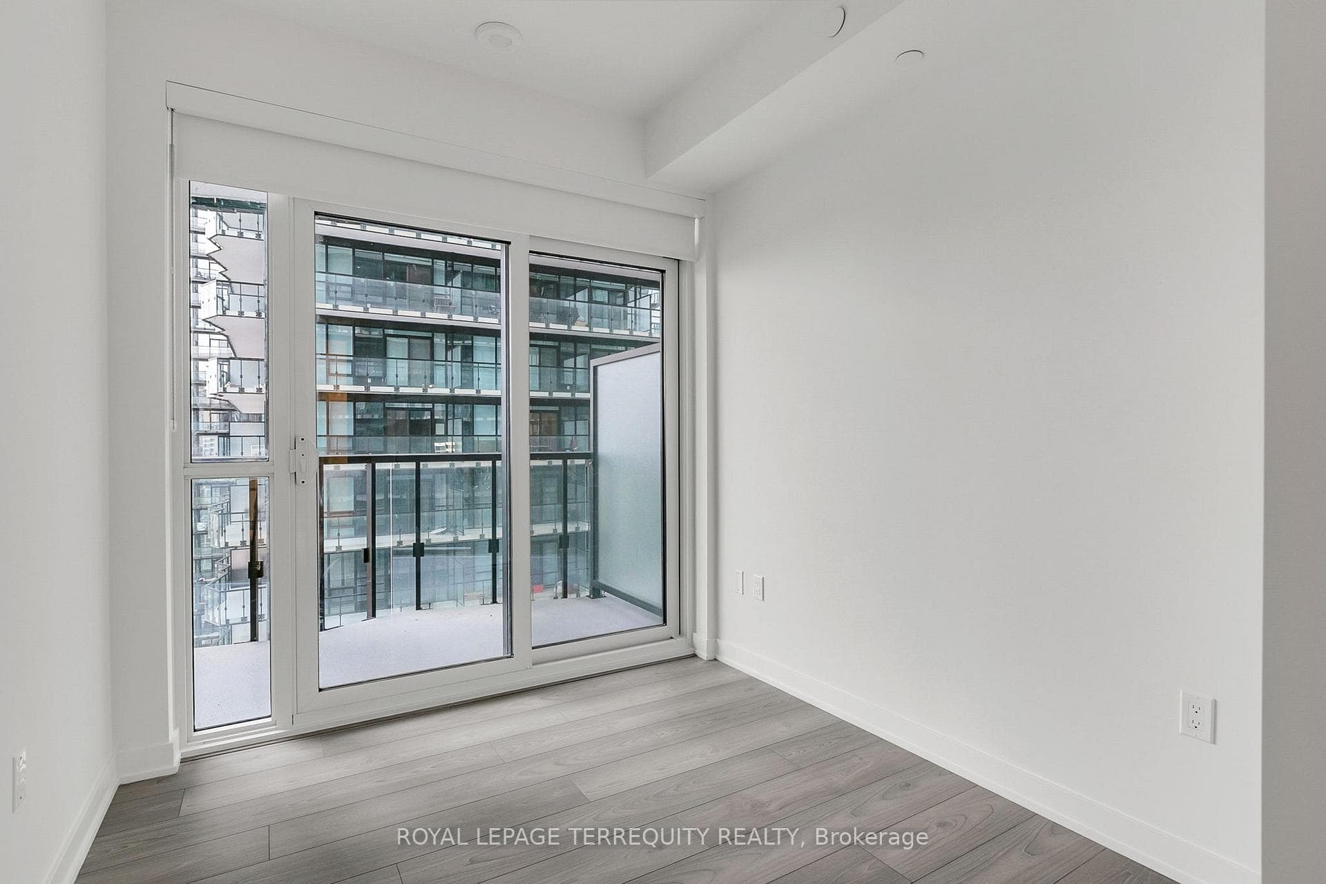 120 Broadway Avenue Unit 1405 photo 23