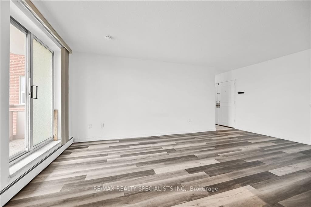 851 Queenston Road Unit 608 photo 12