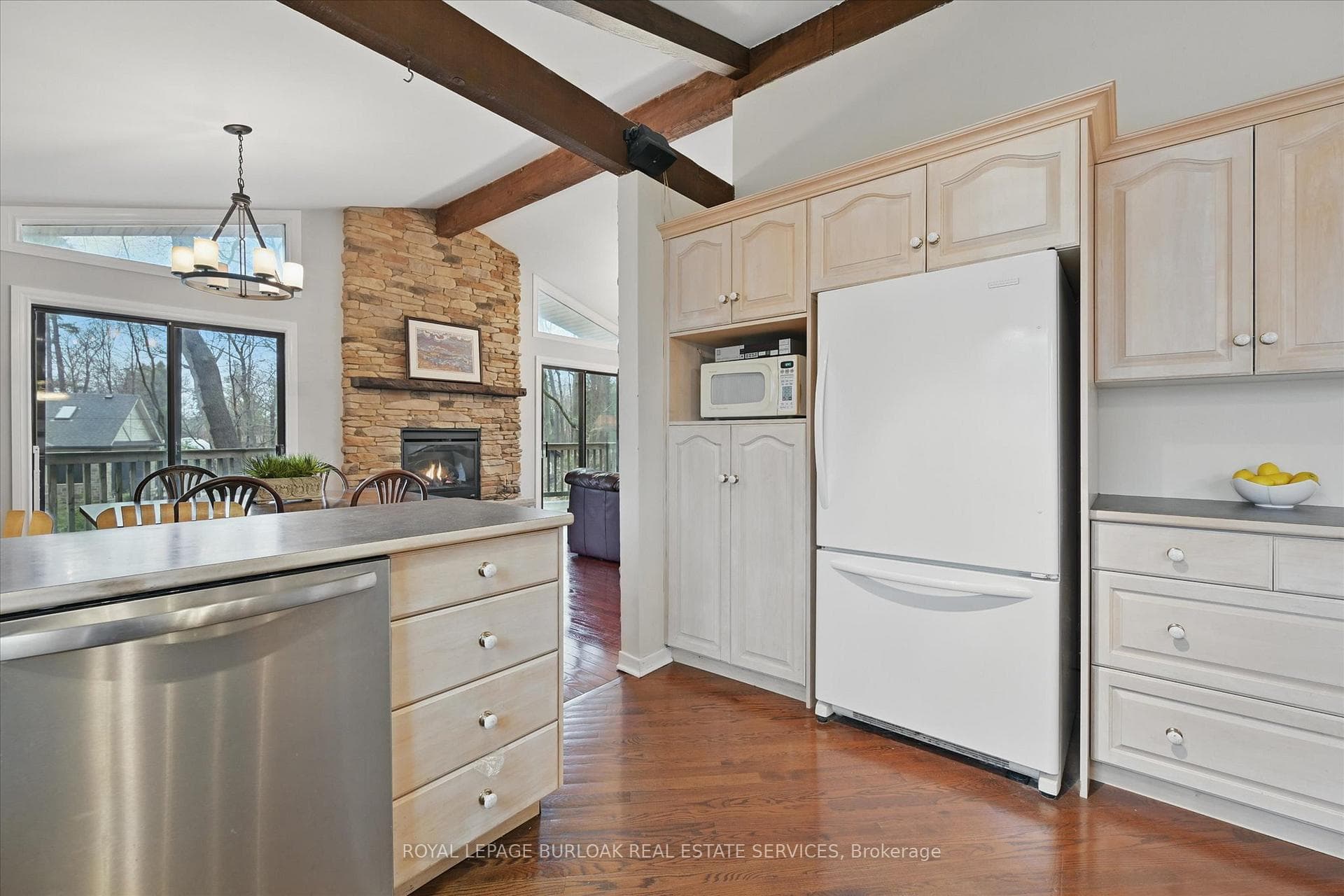 768 King Road photo 16