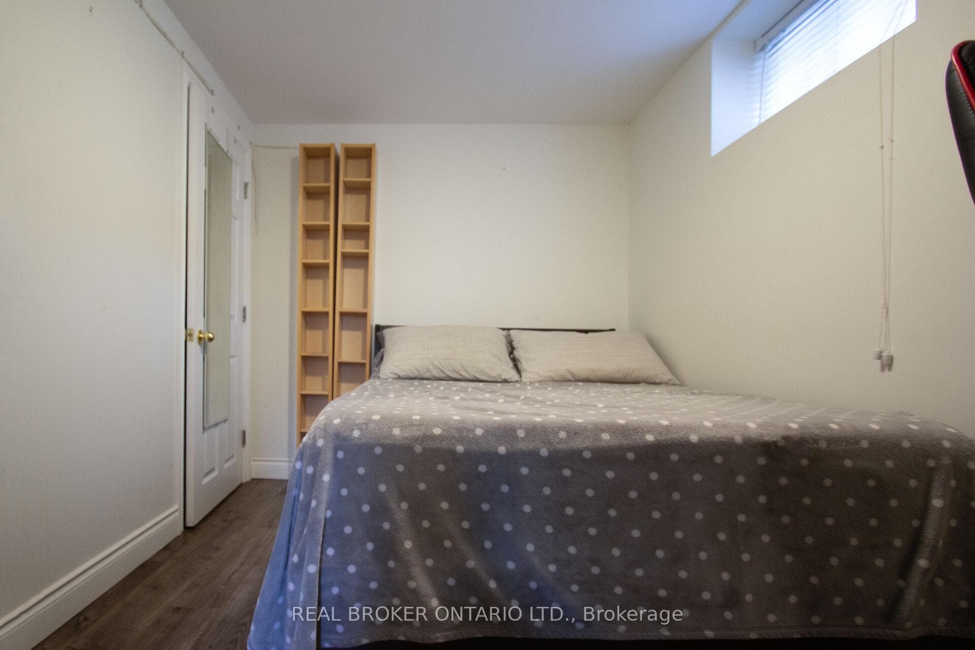 1373 Niels Avenue photo 25