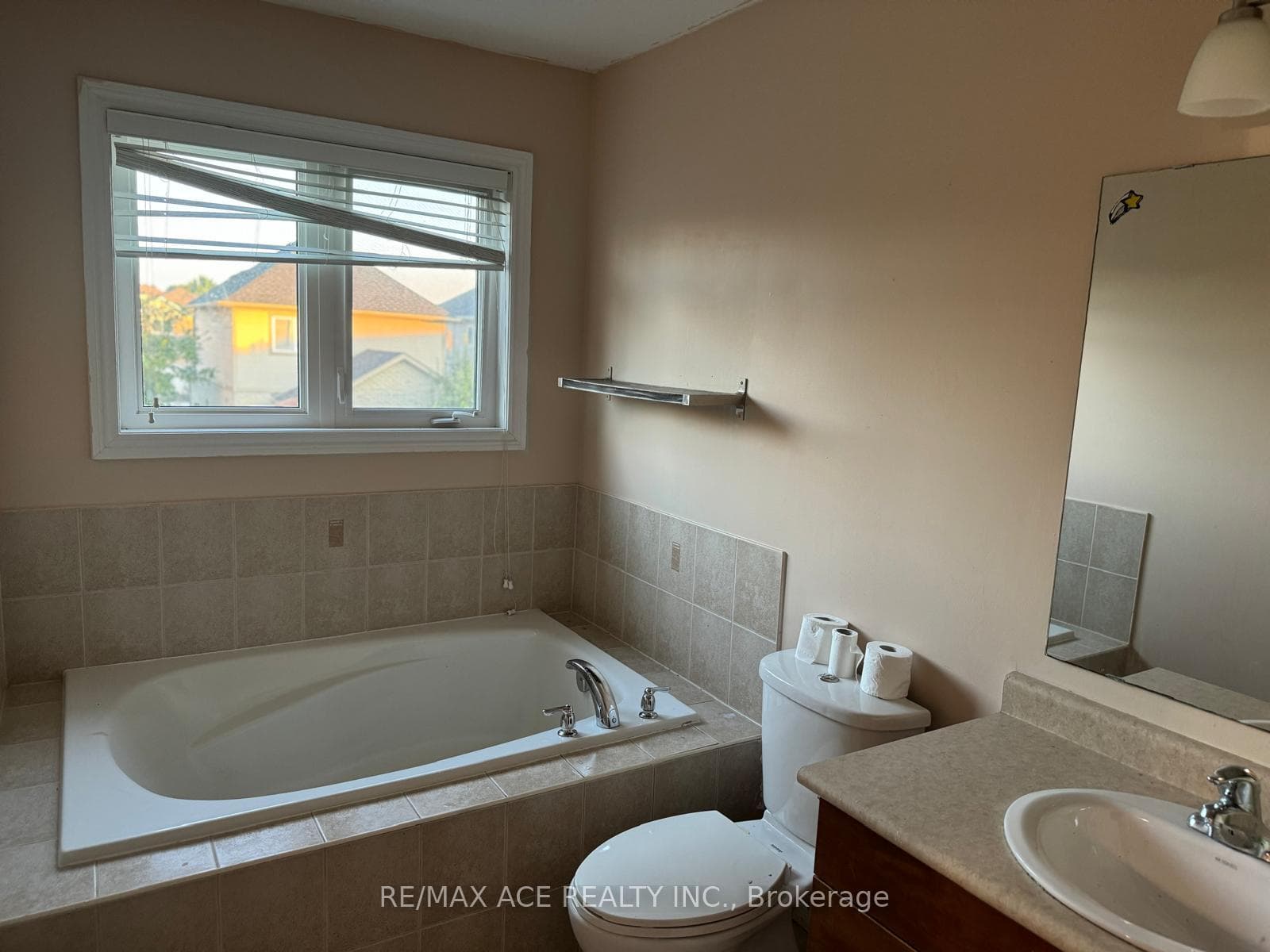1337 Wadebridge Crescent photo 9