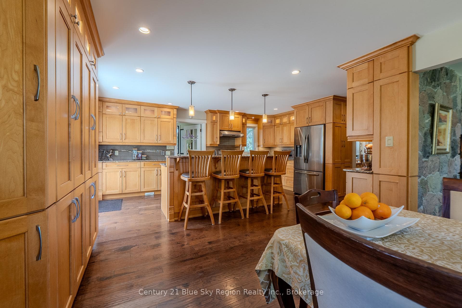 353 Macpherson Drive photo 17