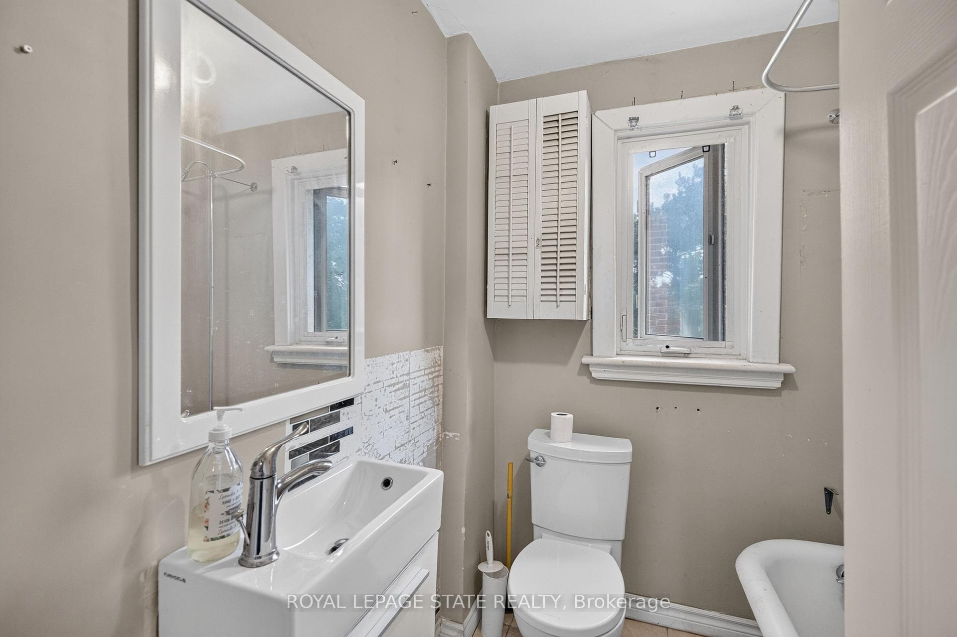 103 Rosemont Avenue photo 30
