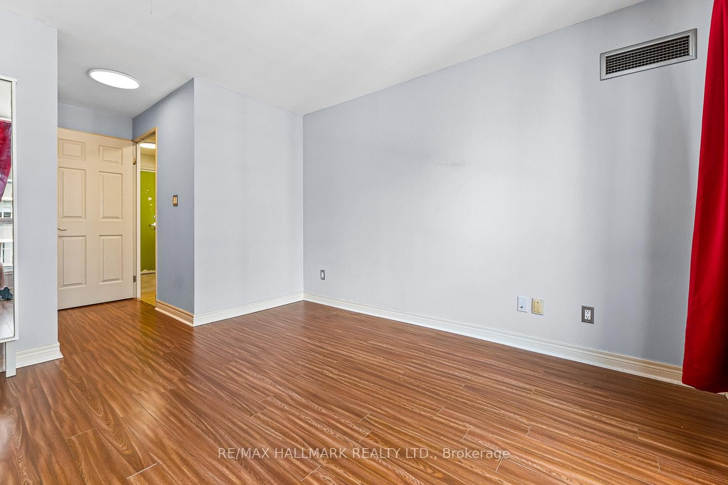 7 Carlton Street Unit 1813 photo 14