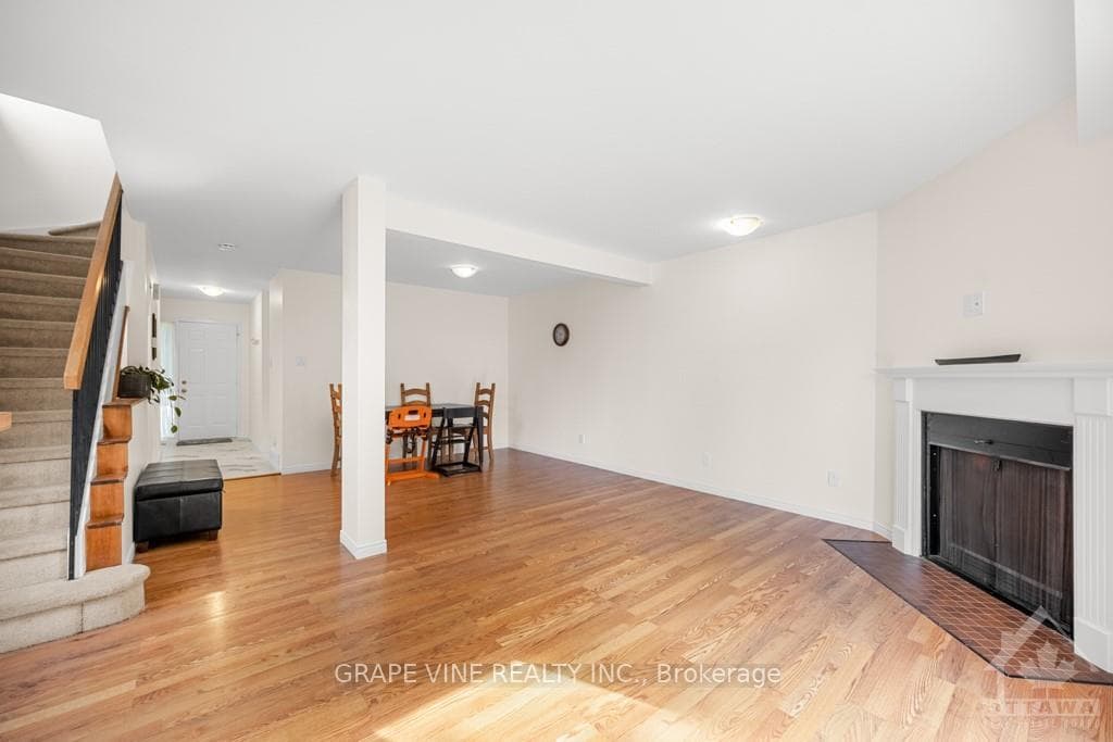 37 FAIR OAKS Crescent photo 12