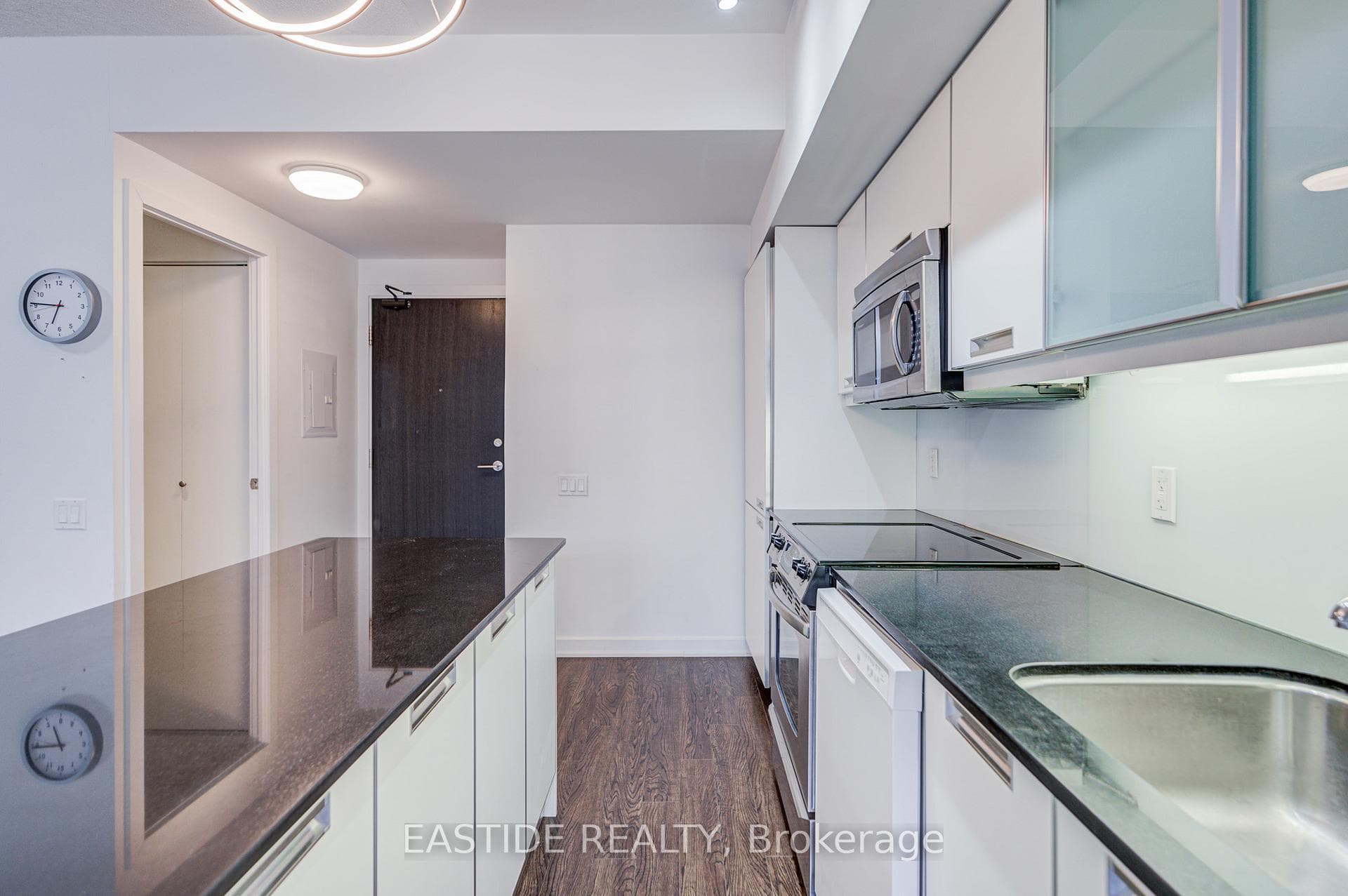 33 Charles Street Unit 807 photo 13