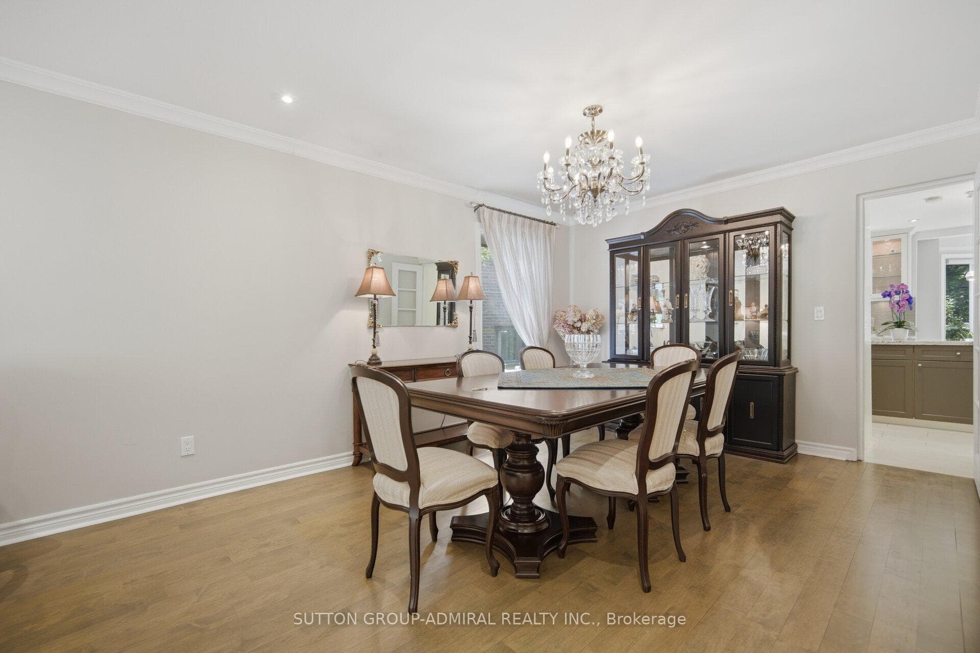 70 Topham Crescent photo 10