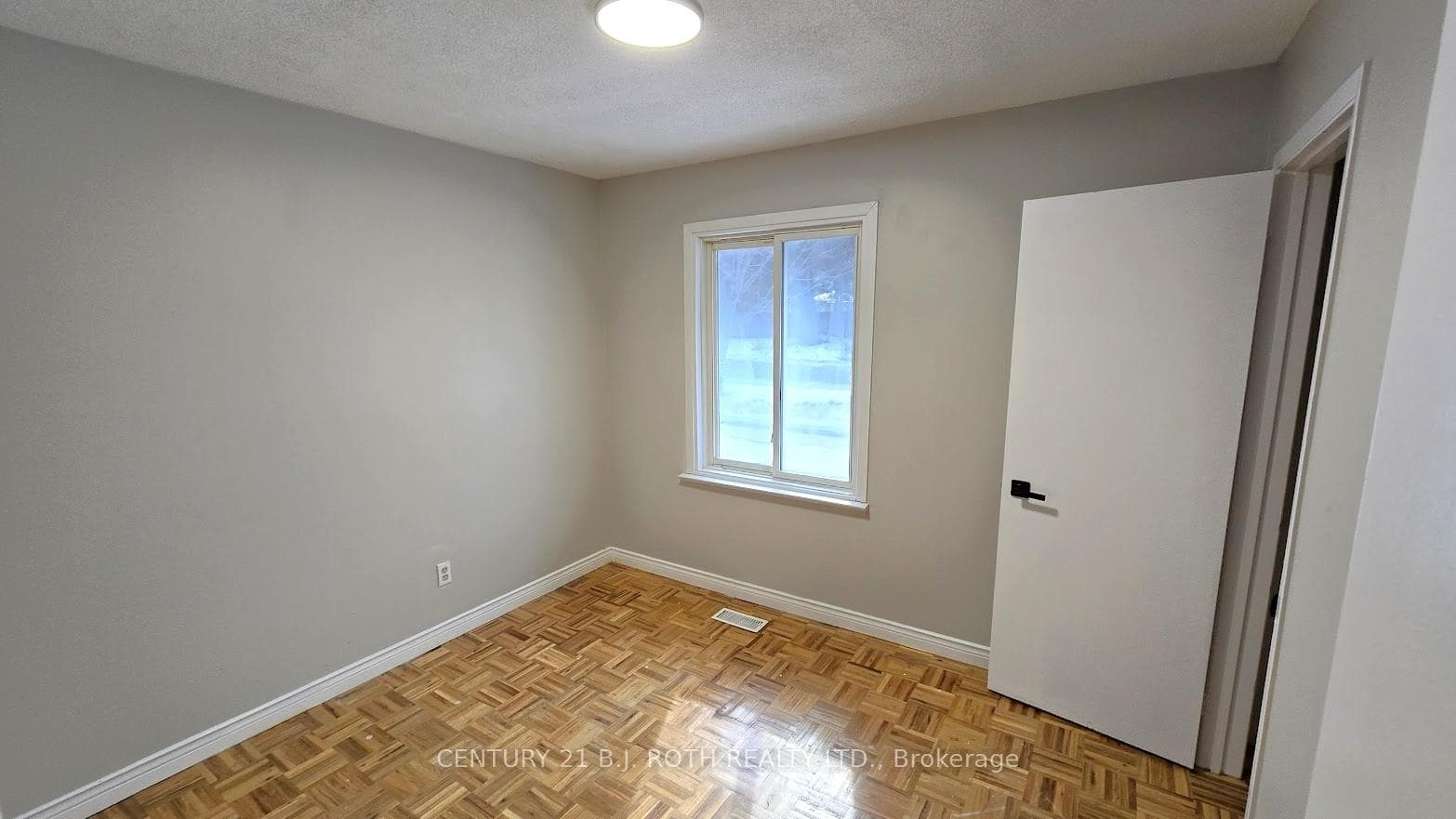 41 Bayview Drive Unit Upper photo 14