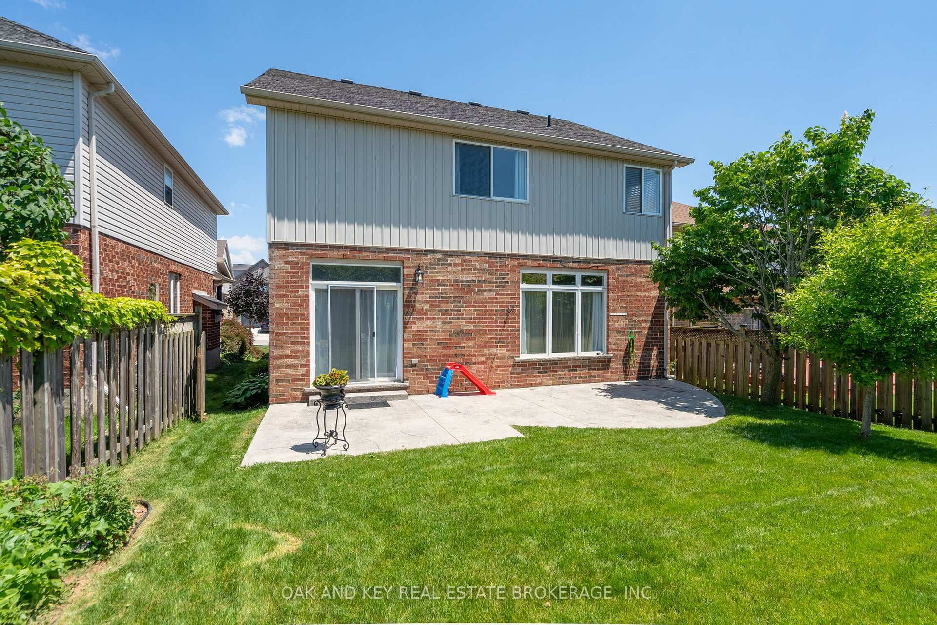 769 RUSHBROOK Crescent photo 36