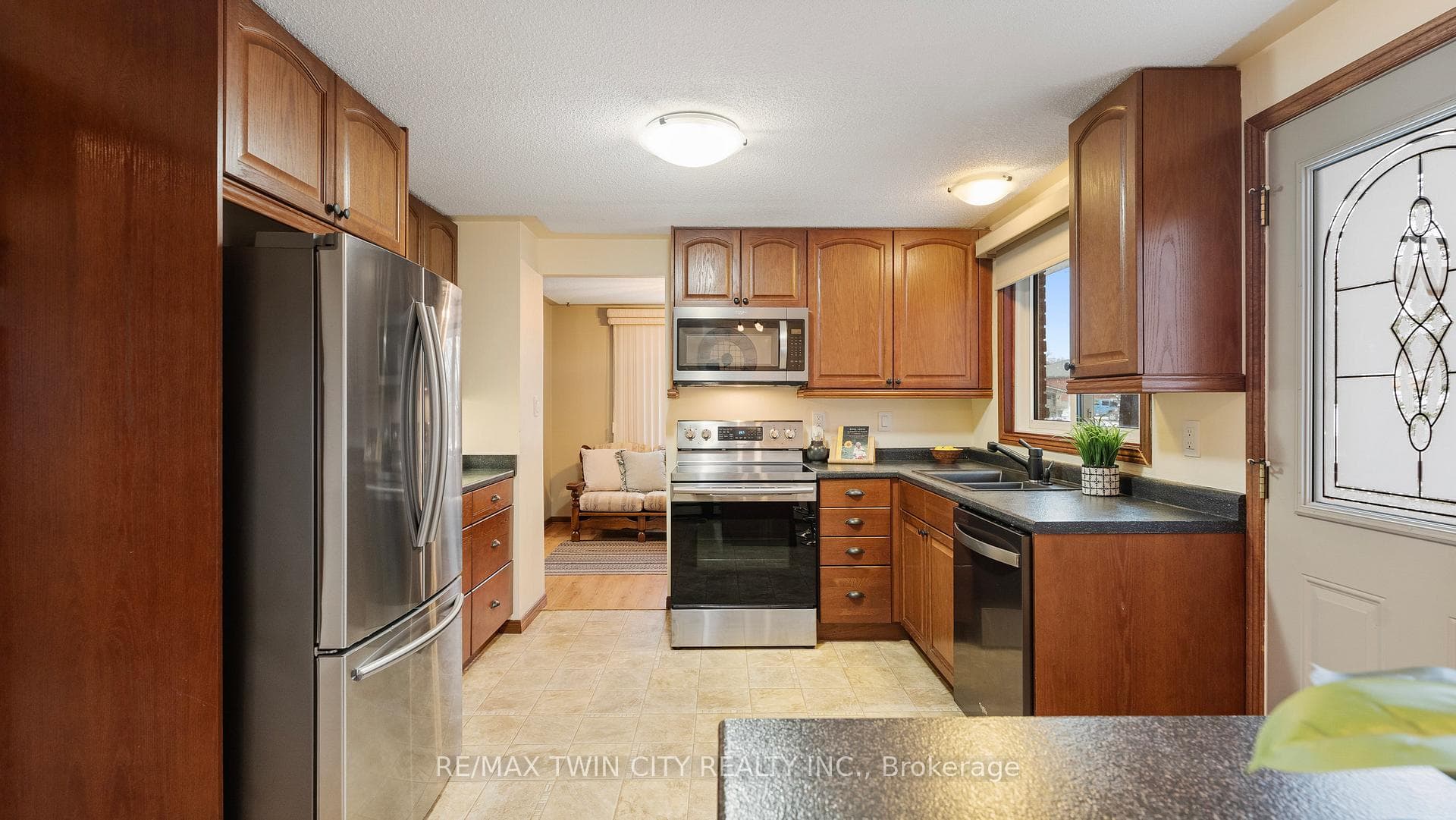 36 Thorncliffe Road photo 13