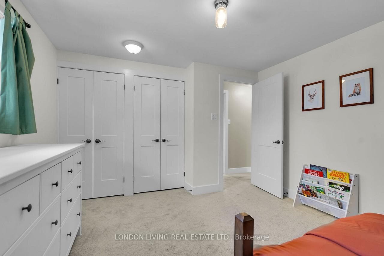 74 Jena Crescent photo 19