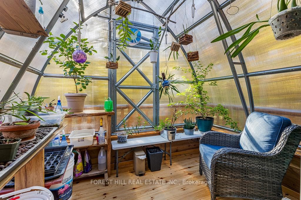 Loft walkout to Greenhouse R
