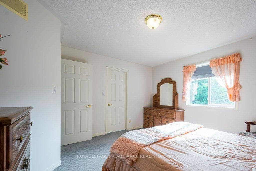 1 Fraserglen Court photo 22