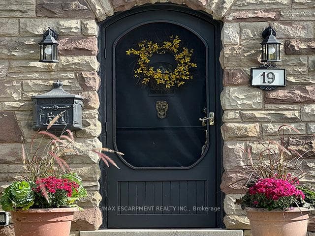 19 Jackson Avenue photo 2