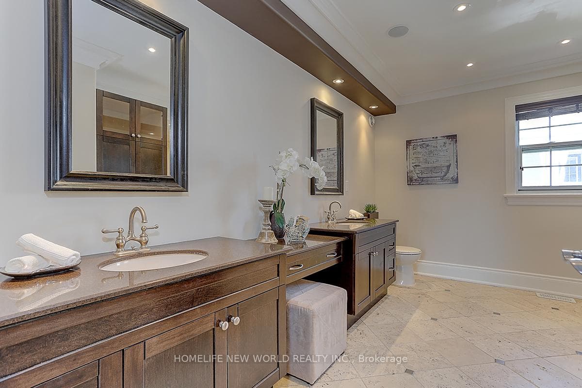 883 Carlisle Street photo 17