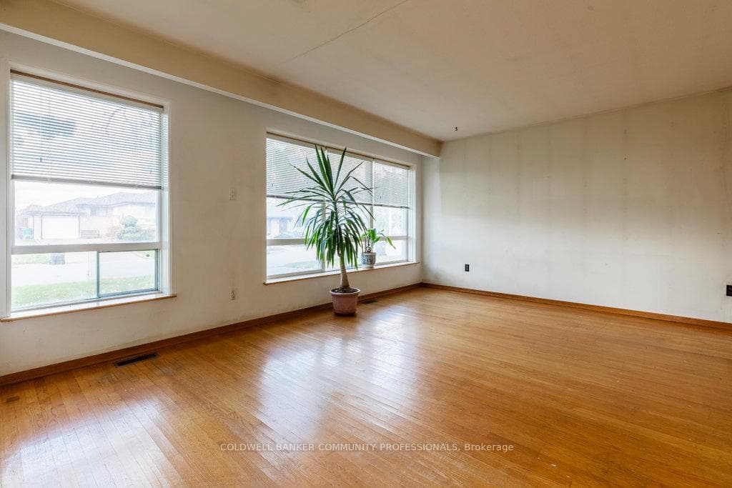 9 Pleaseley Road photo 10