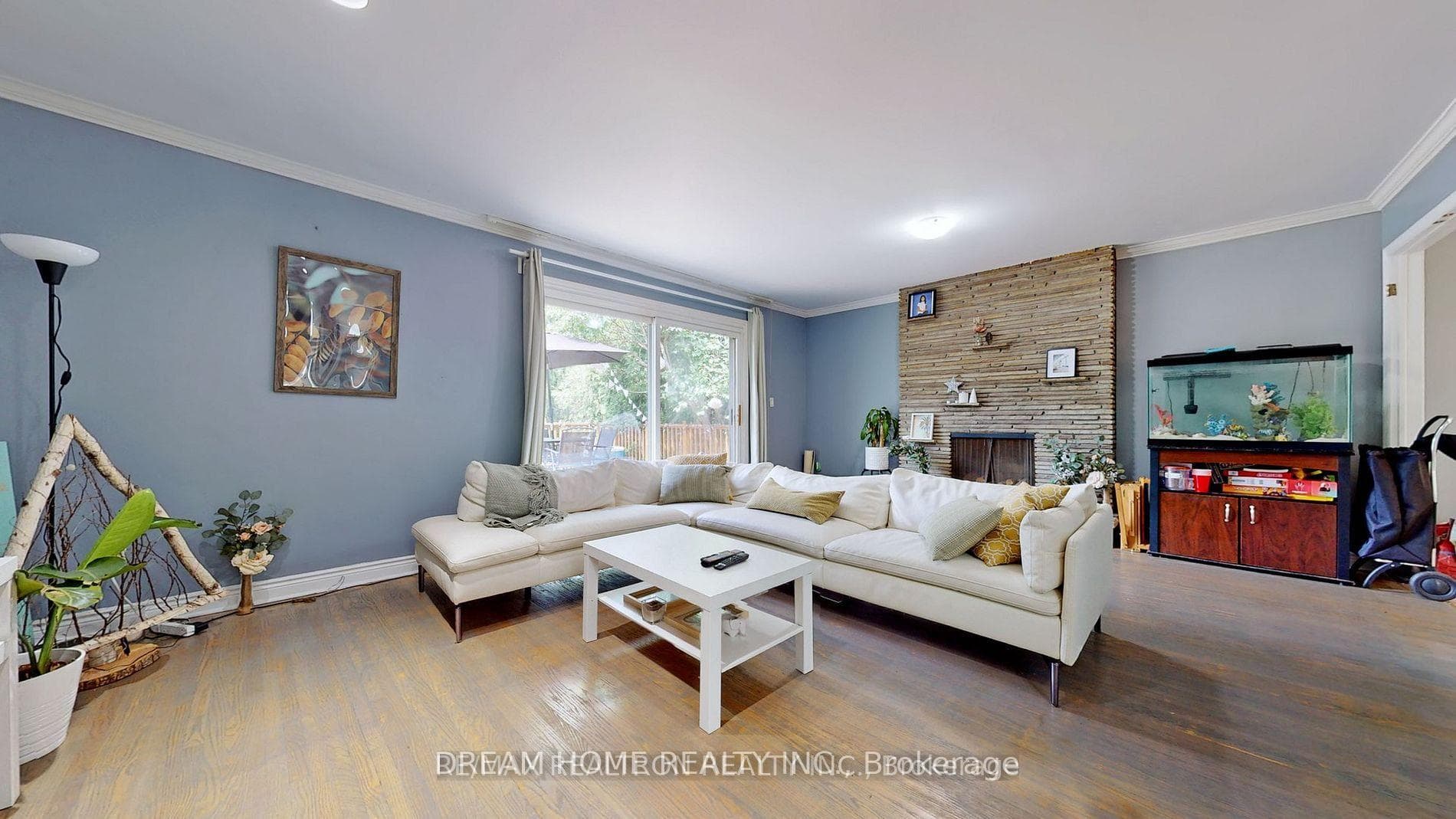 24 Morewood Crescent photo 3