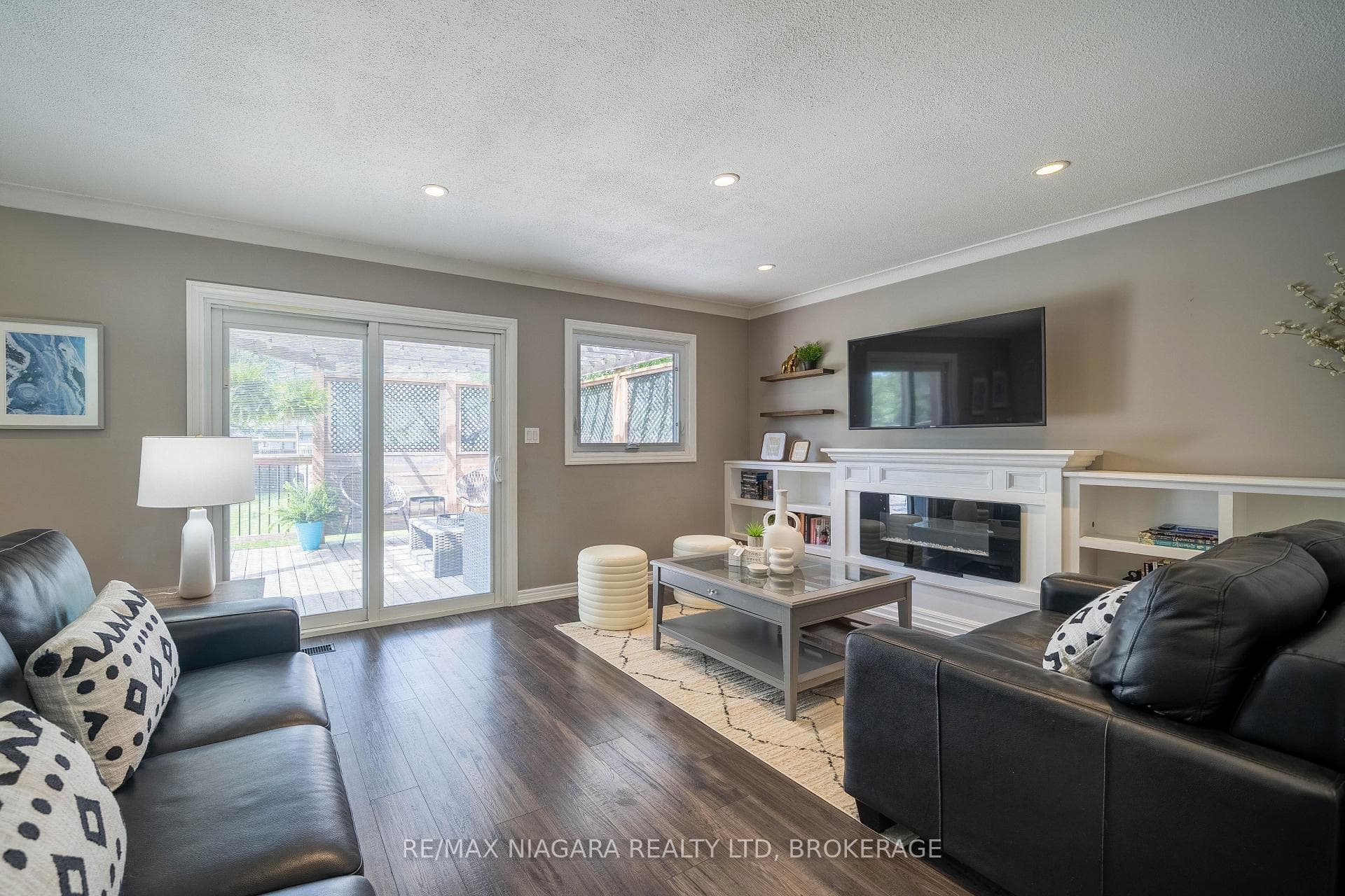 33 Bloomfield Avenue photo 8