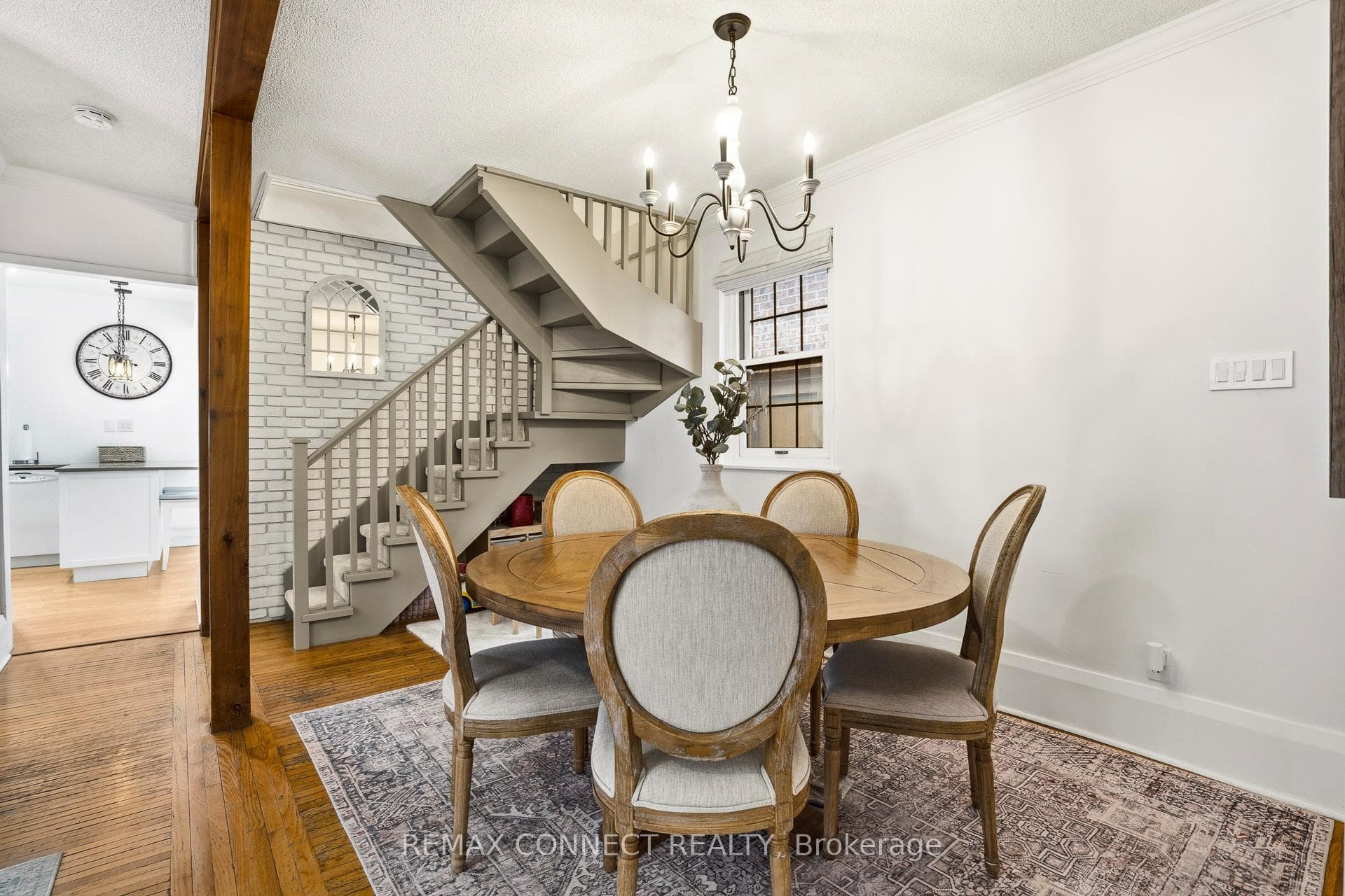 60 Woodbury Road photo 14