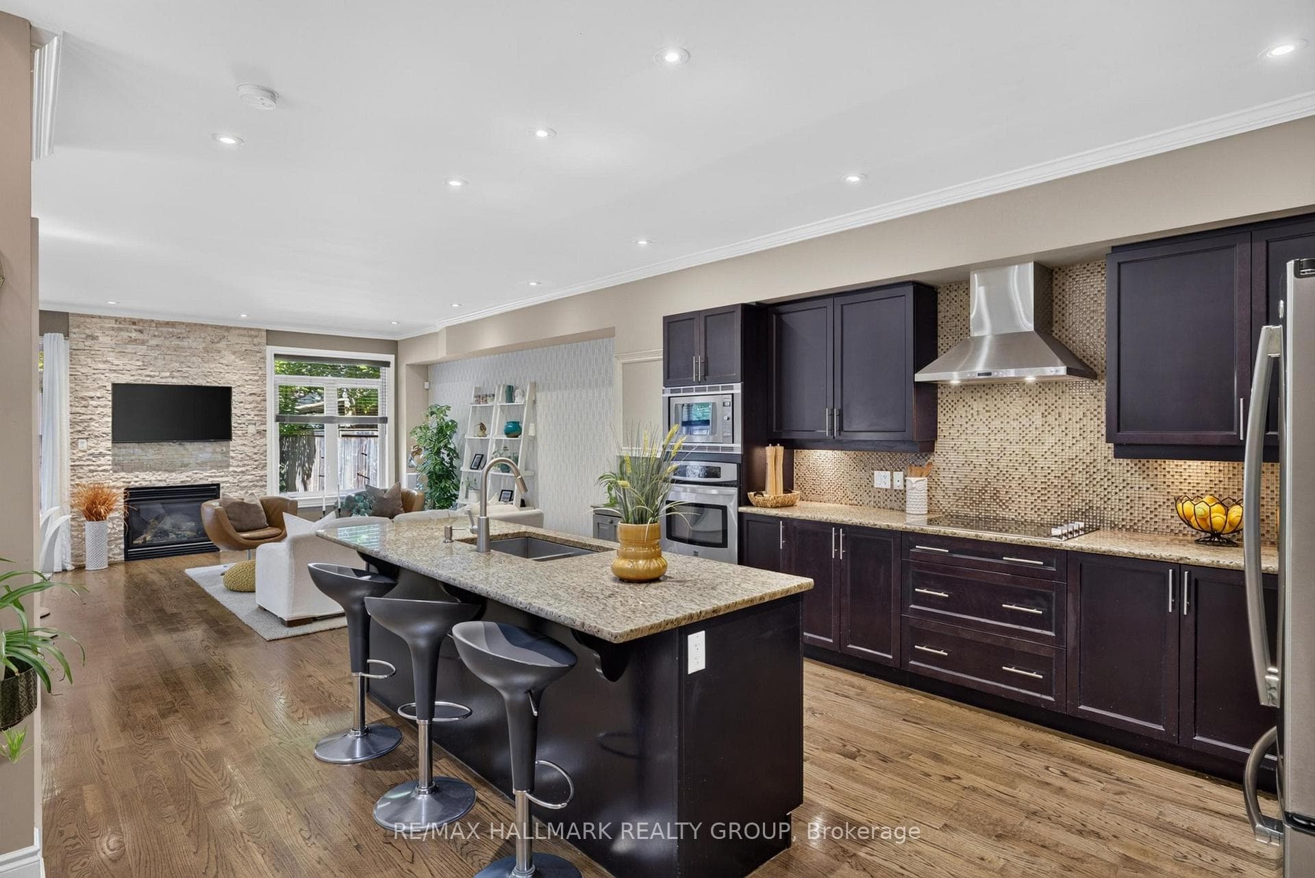 856 Norton Avenue photo 4