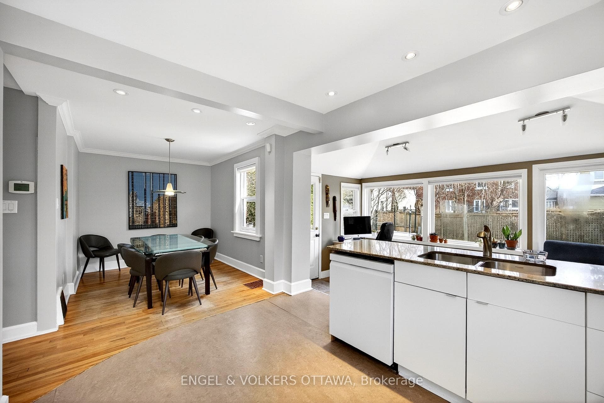 166 Wesley Avenue photo 8