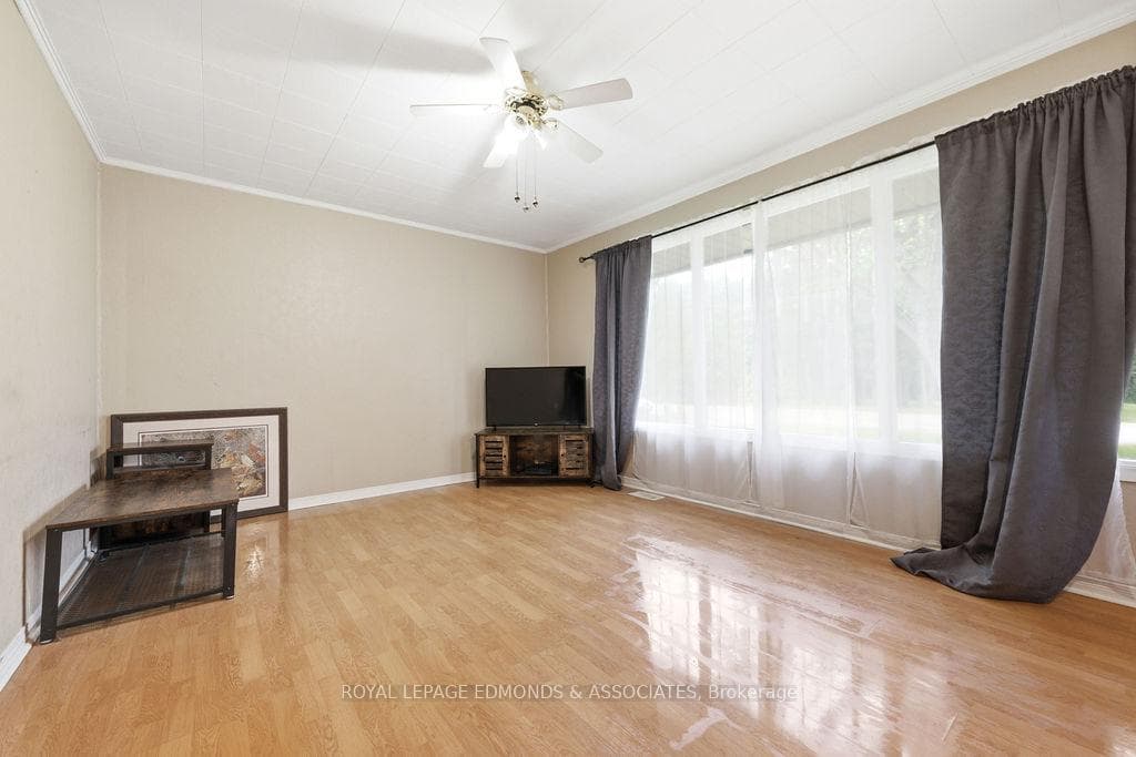 27 Achray Road photo 12