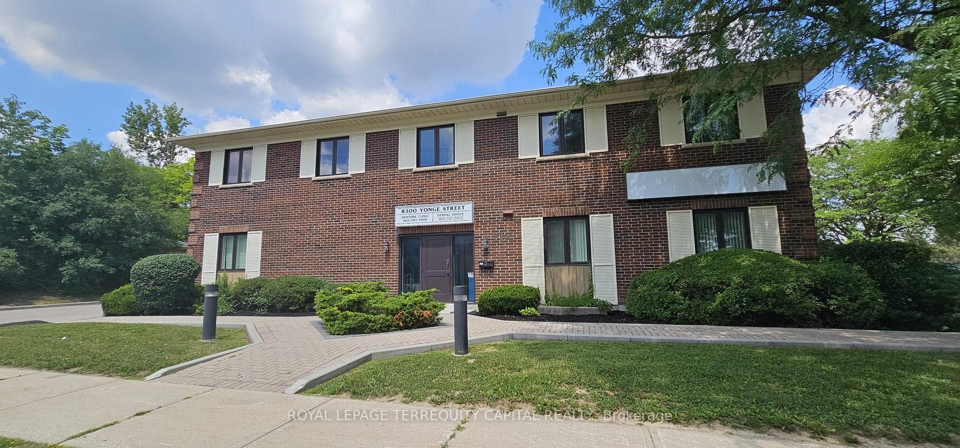 8300 Yonge Street Unit 201 photo 3