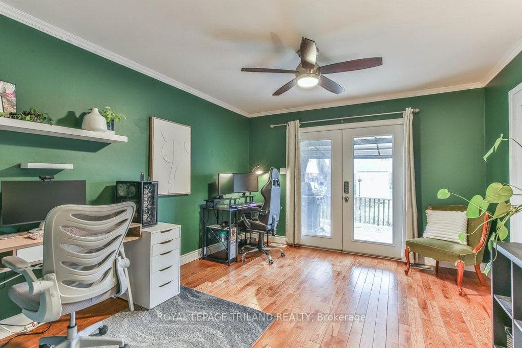 941 QUEENS Avenue photo 24