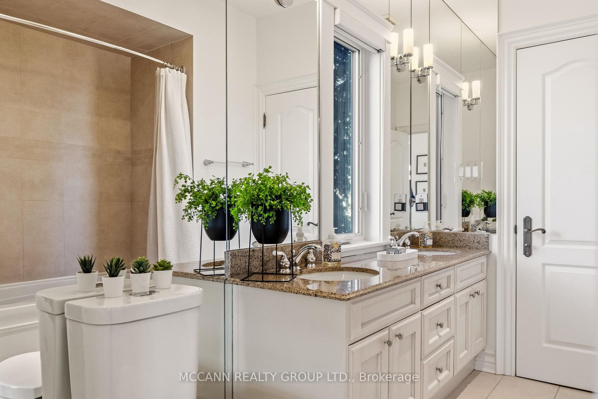 249 Bedford Park Avenue photo 29