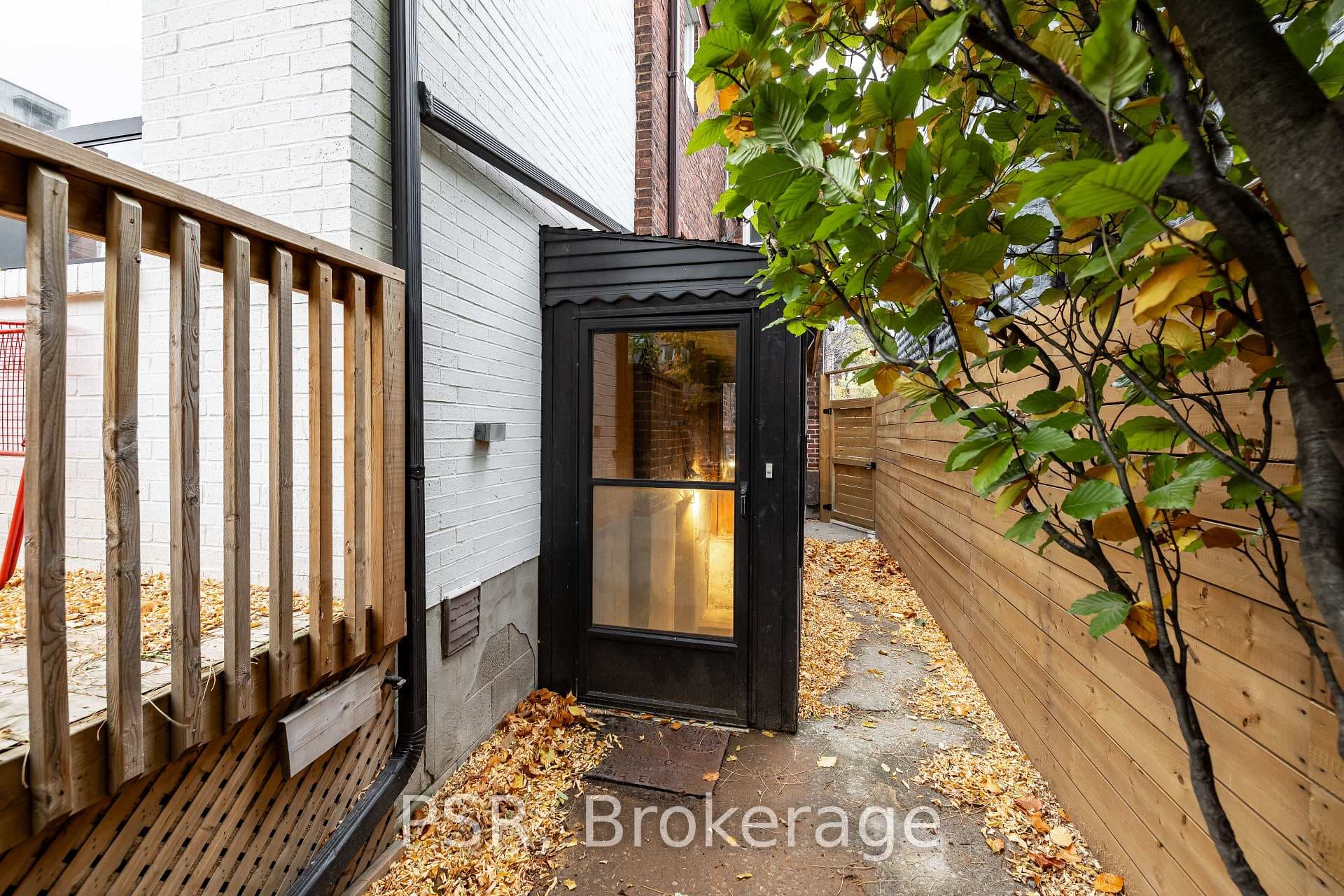 82 Dovercourt Road Unit BSMT photo 4