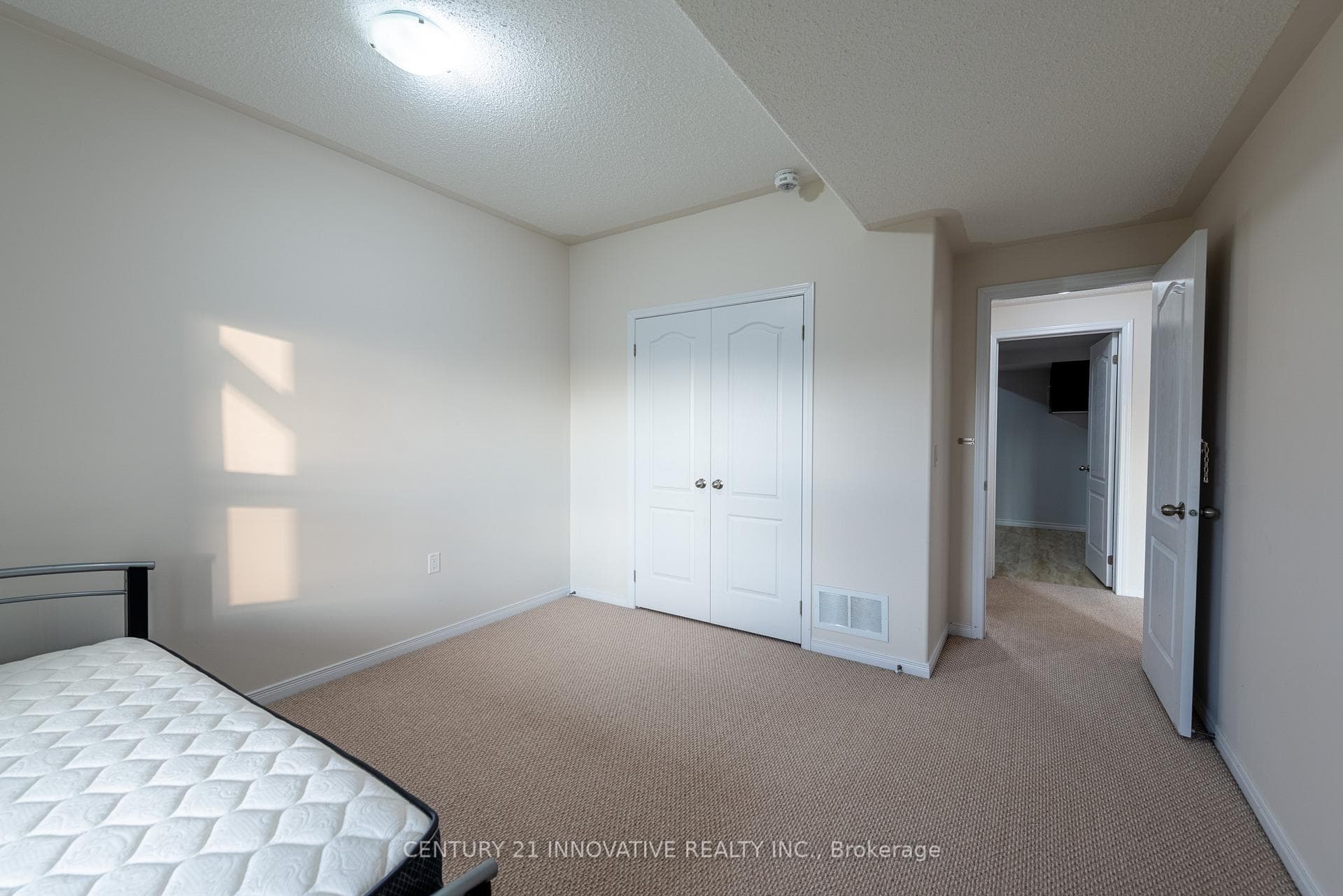 941 Avery Avenue photo 25
