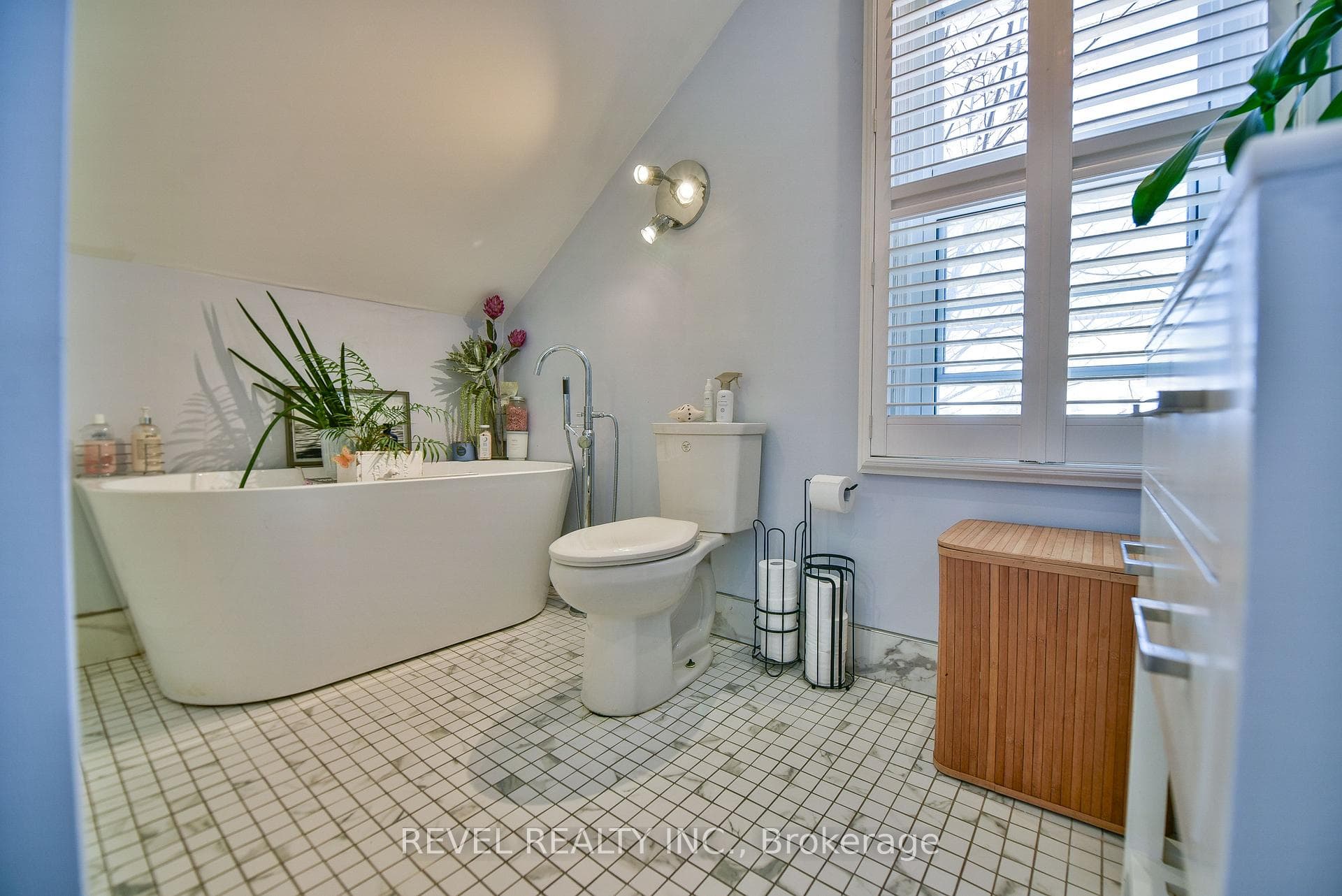 335 Toke Street photo 31