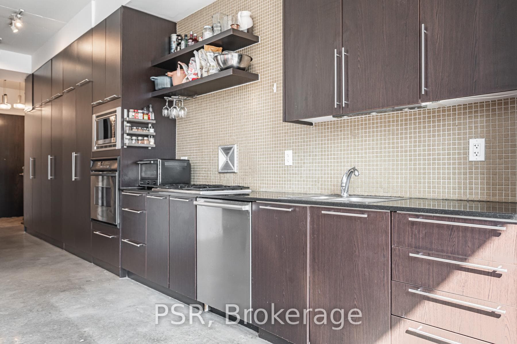 23 Brant Street Unit 713 photo 8