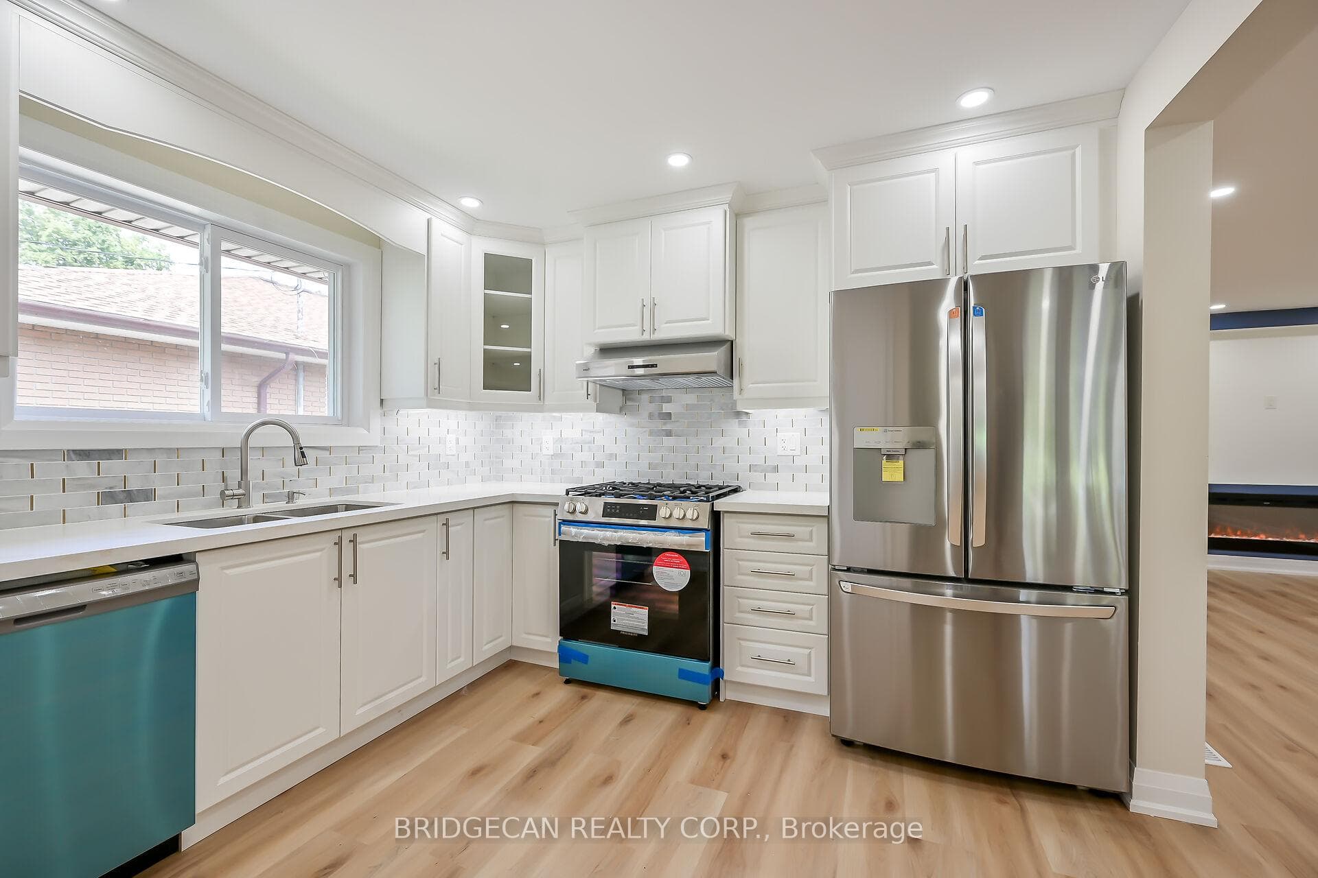 83 Dover Drive photo 3