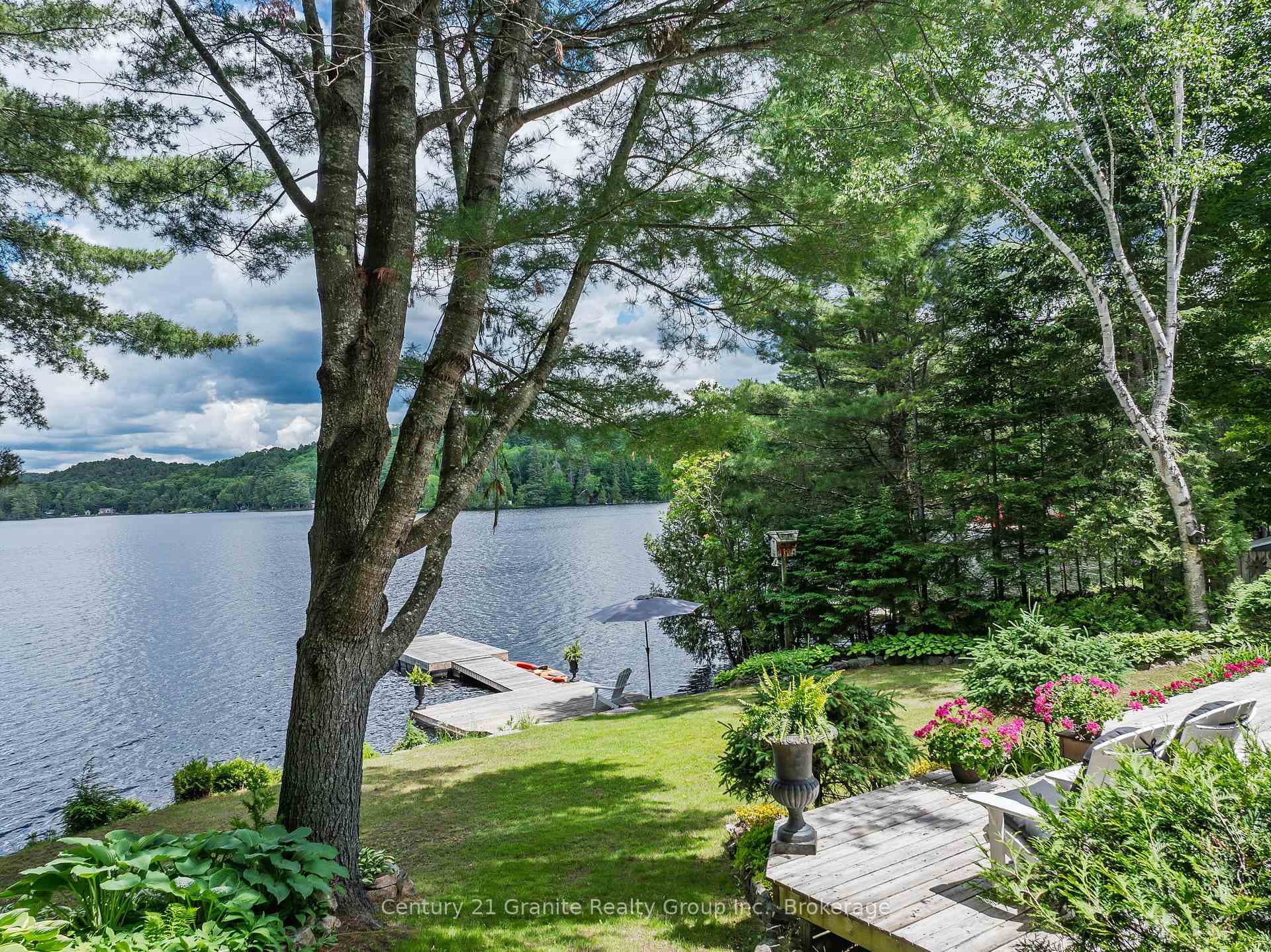 1528 Dignan Road photo 3