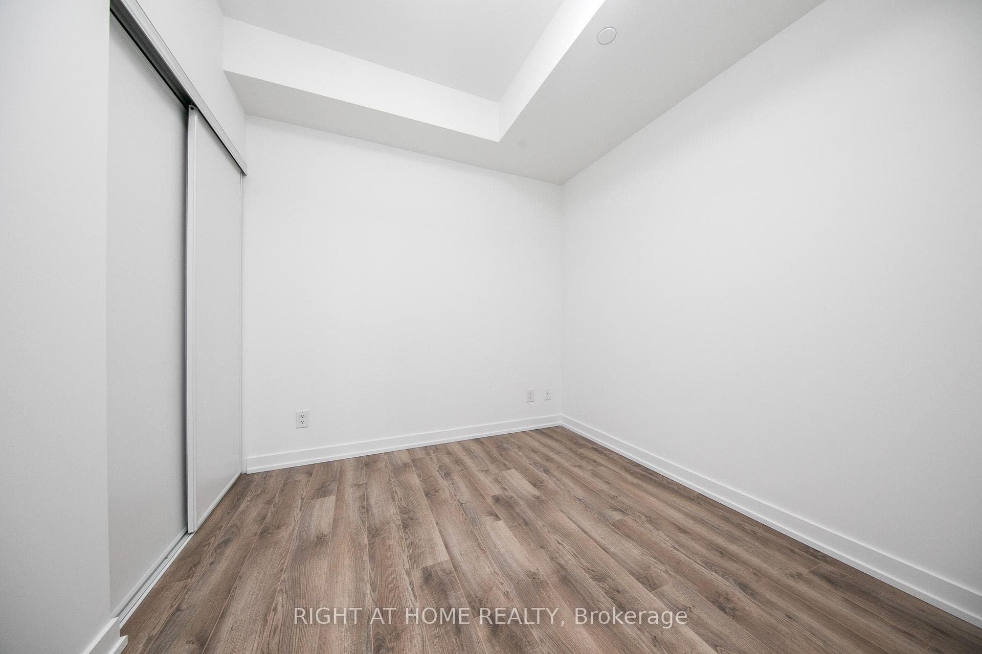 20 Edward Street Unit 1819 photo 6