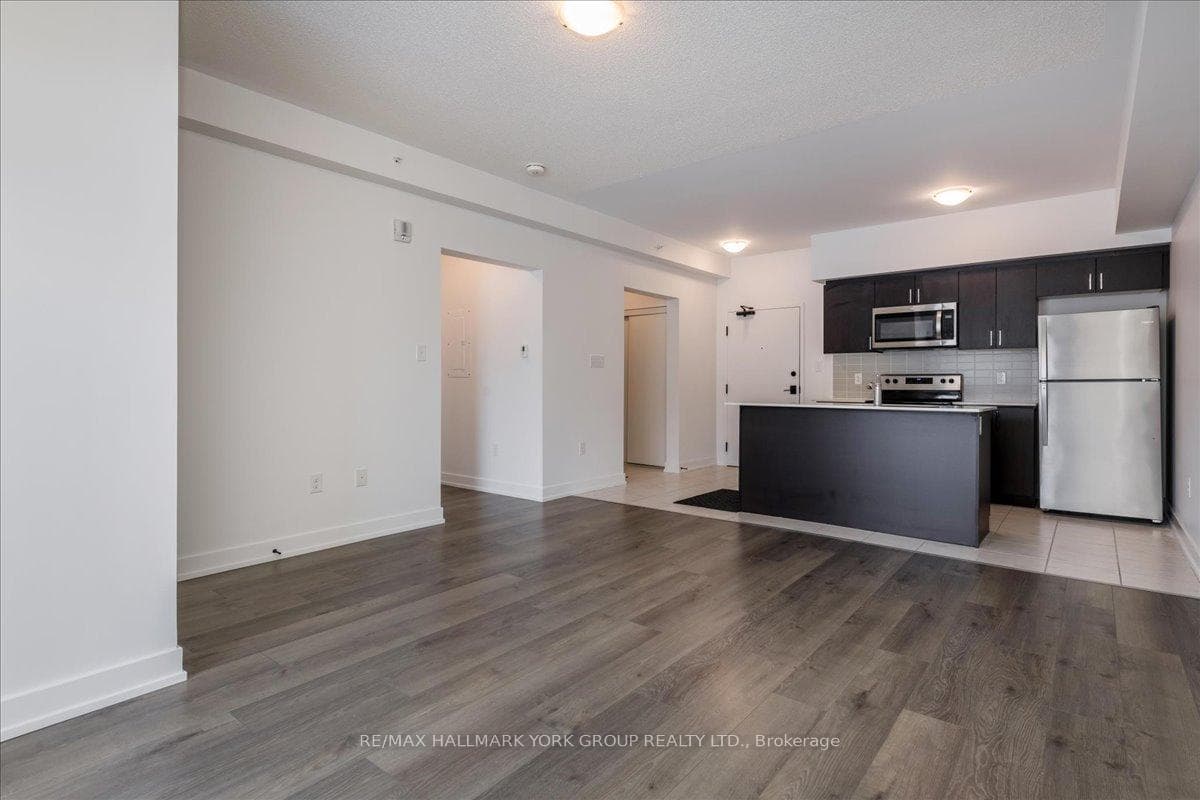 4 Spice Way Unit 105 photo 6