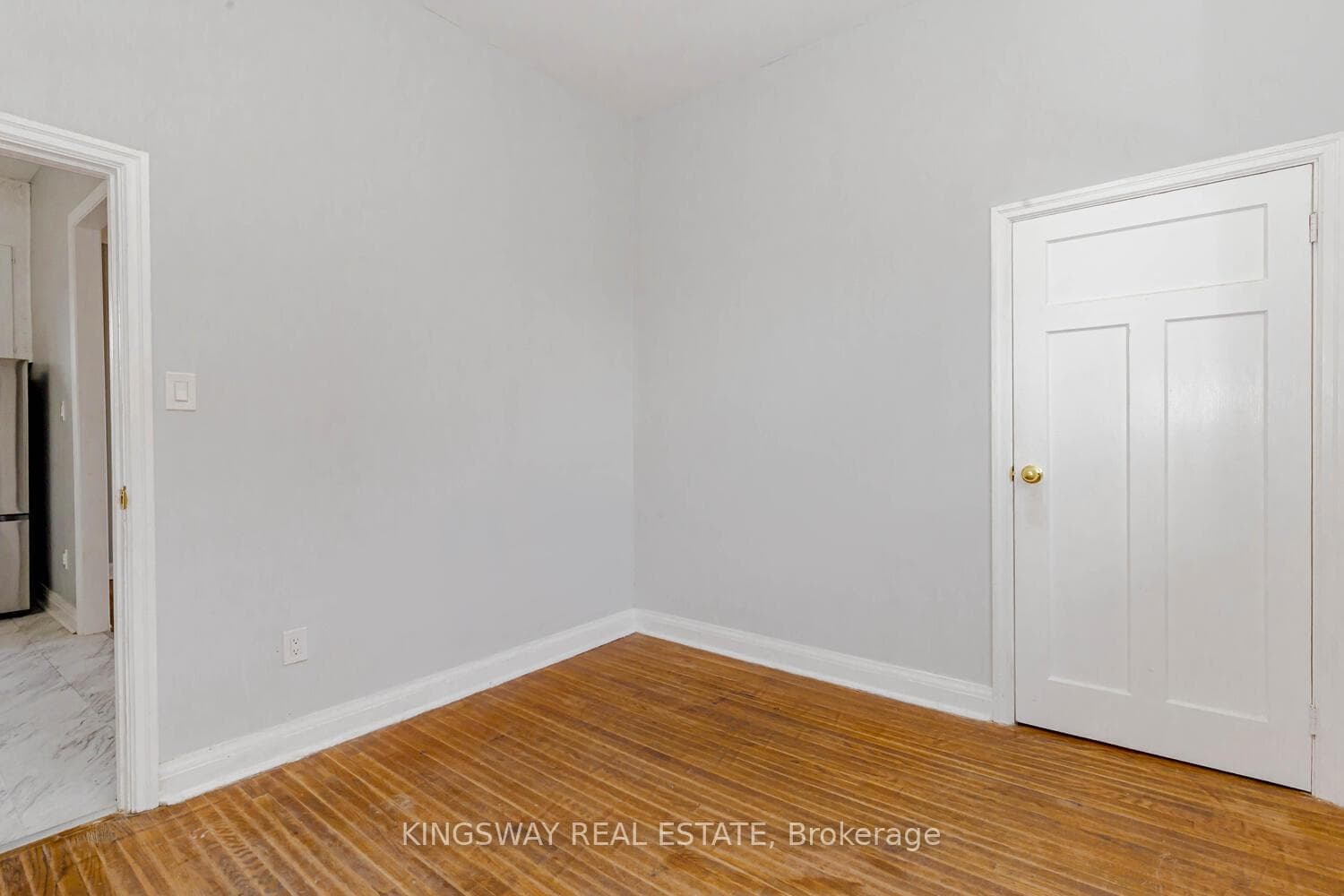 526 Beach Road photo 14