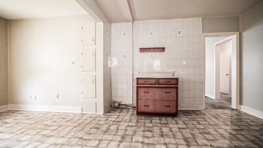 3039 Lakeshore Road photo 11