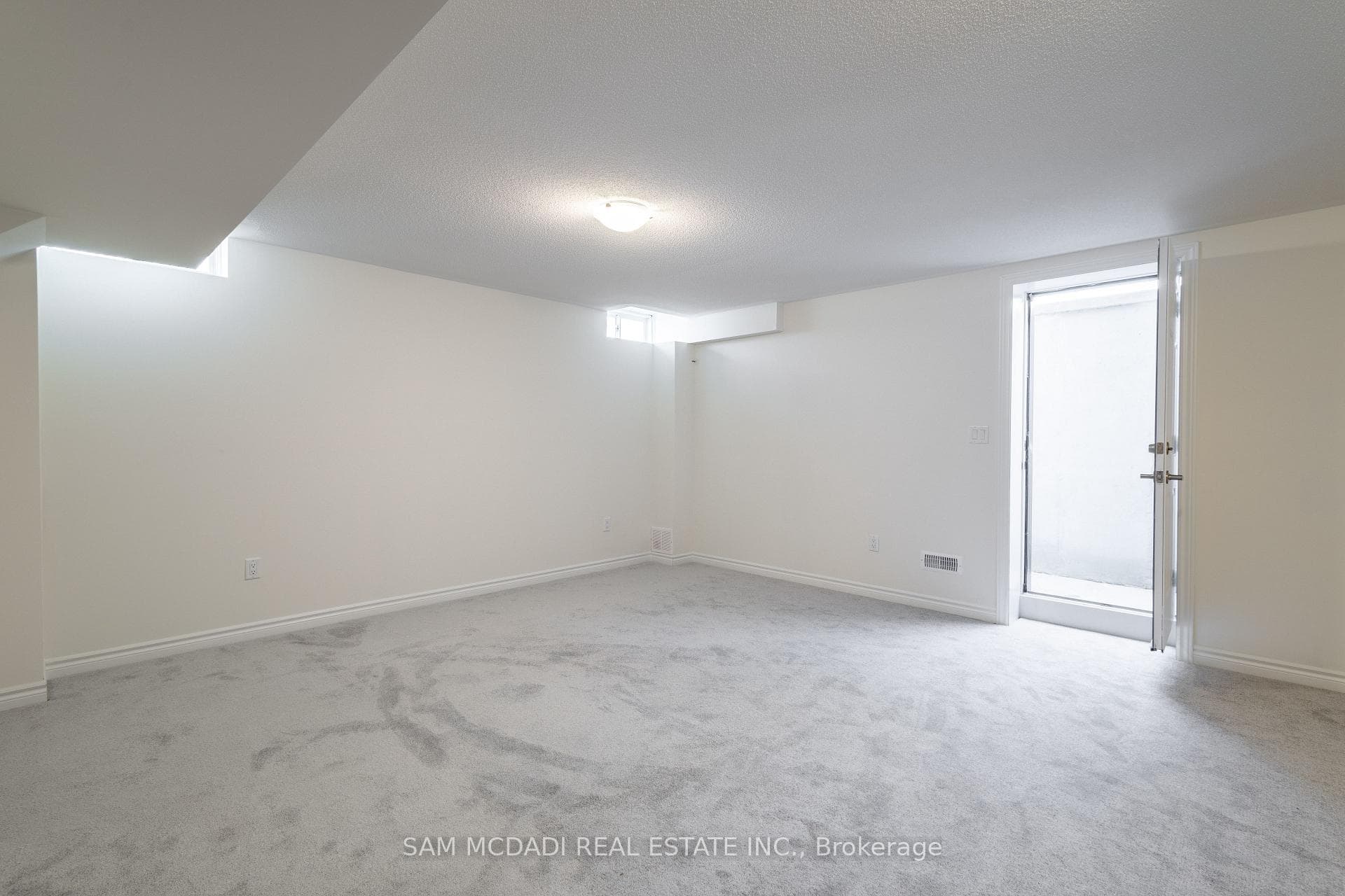 2151 Hallandale Street photo 37