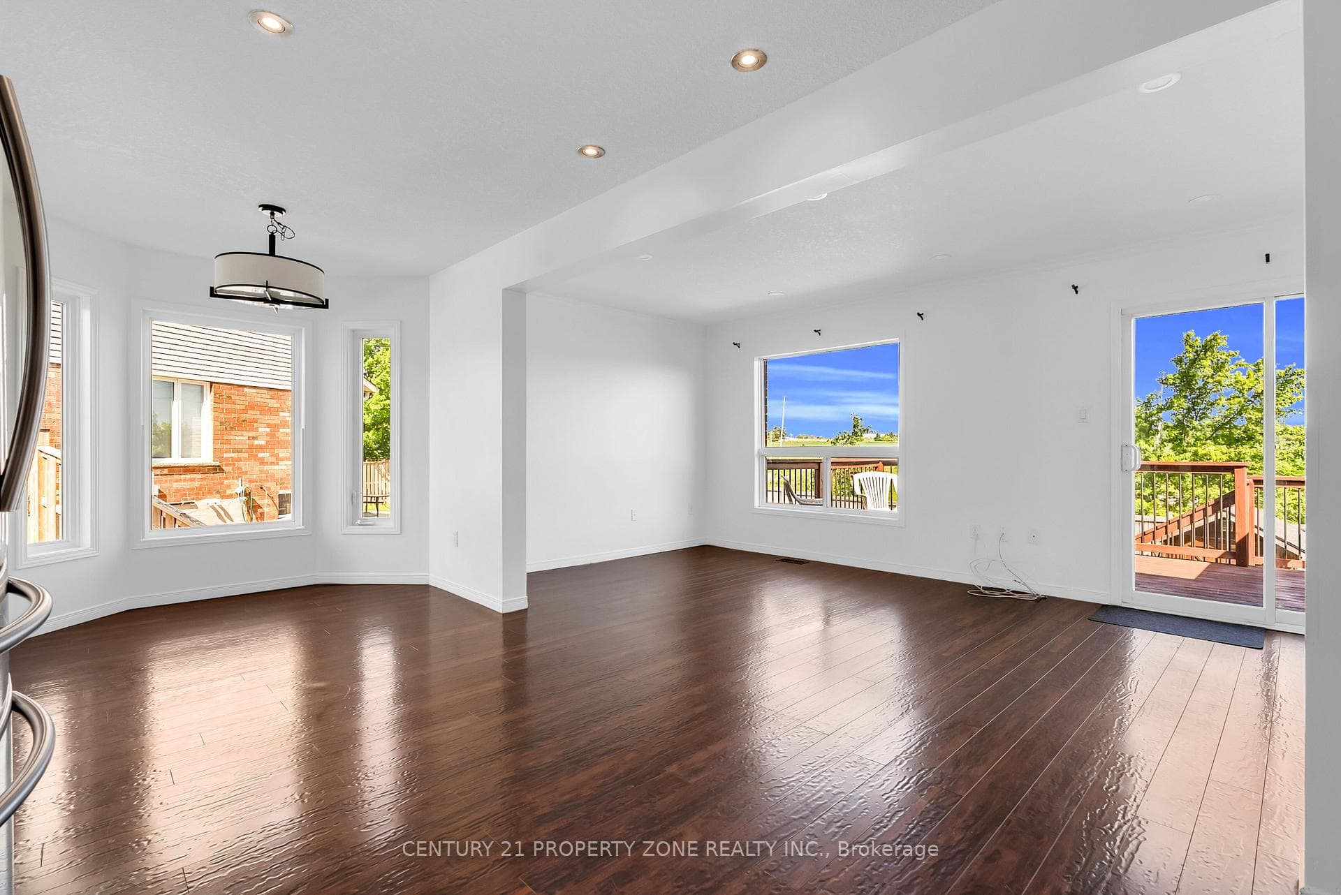 75 Benjamin Crescent photo 8