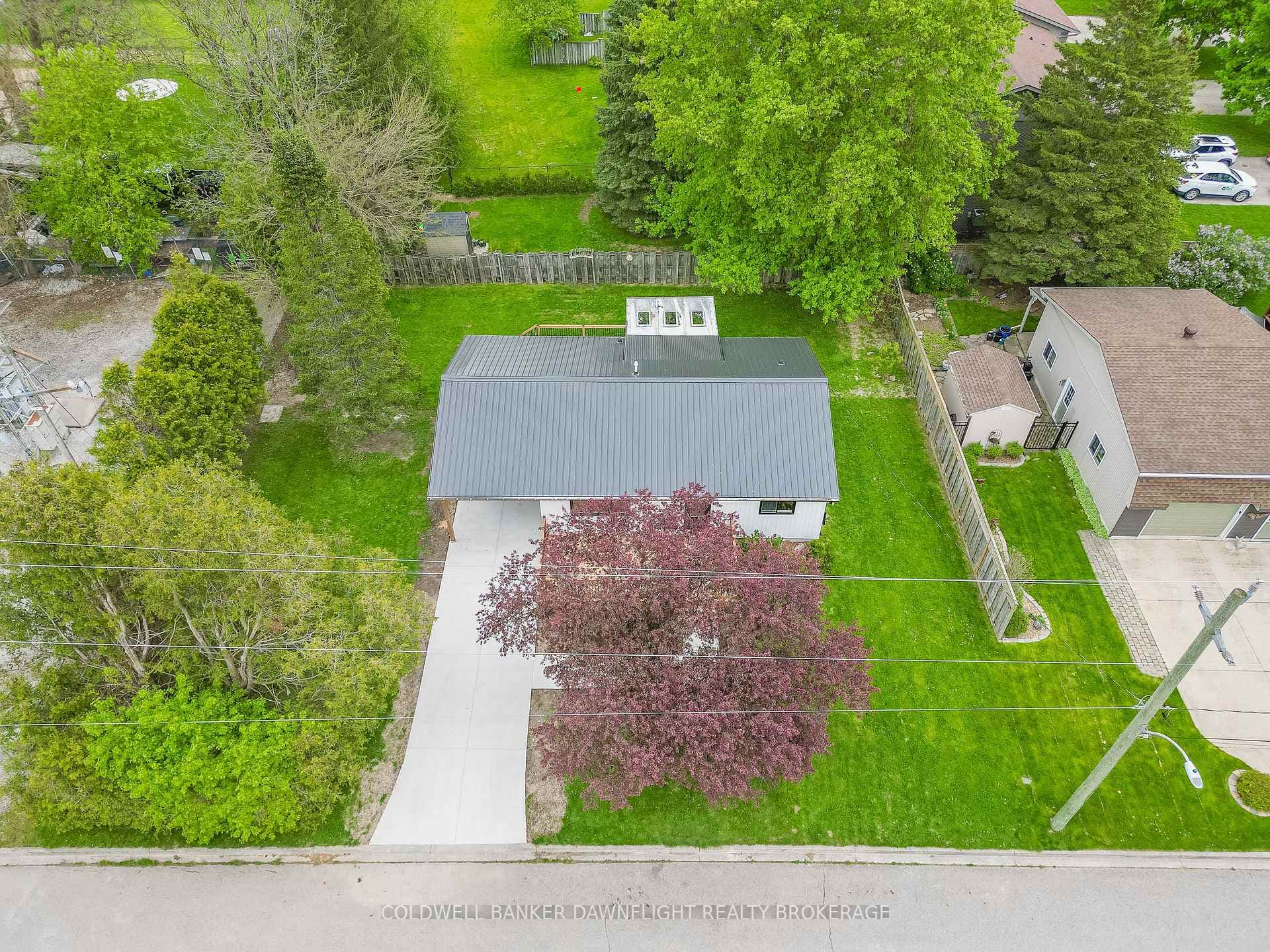 514 Edward Street photo 30